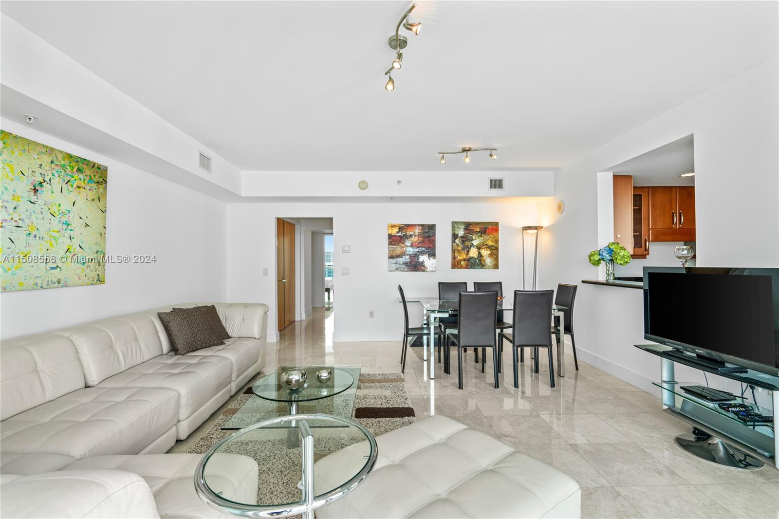 19400 Turnberry Way 1731, Aventura, Florida 33180, 3 Bedrooms Bedrooms, ,3 BathroomsBathrooms,Residentiallease,For Rent,19400 Turnberry Way 1731,A11508558