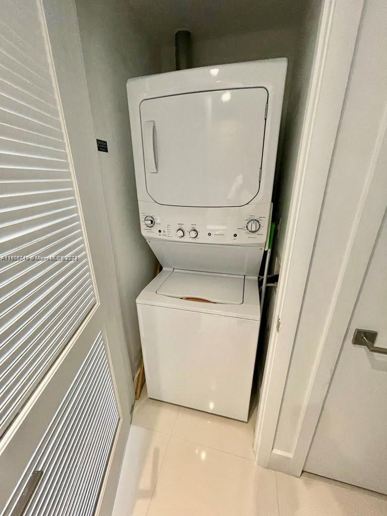 121 NE 34th St 2015, Miami, Florida 33137, 1 Bedroom Bedrooms, ,1 BathroomBathrooms,Residential,For Sale,121 NE 34th St 2015,A11508746