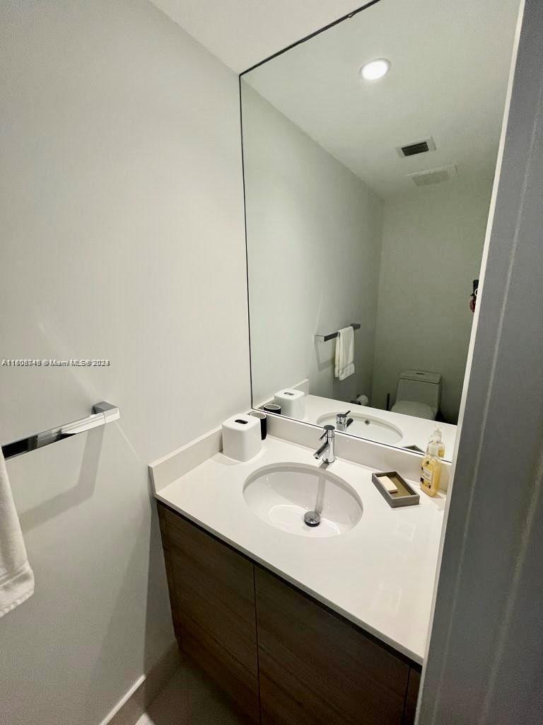 121 NE 34th St 2015, Miami, Florida 33137, 1 Bedroom Bedrooms, ,1 BathroomBathrooms,Residential,For Sale,121 NE 34th St 2015,A11508746