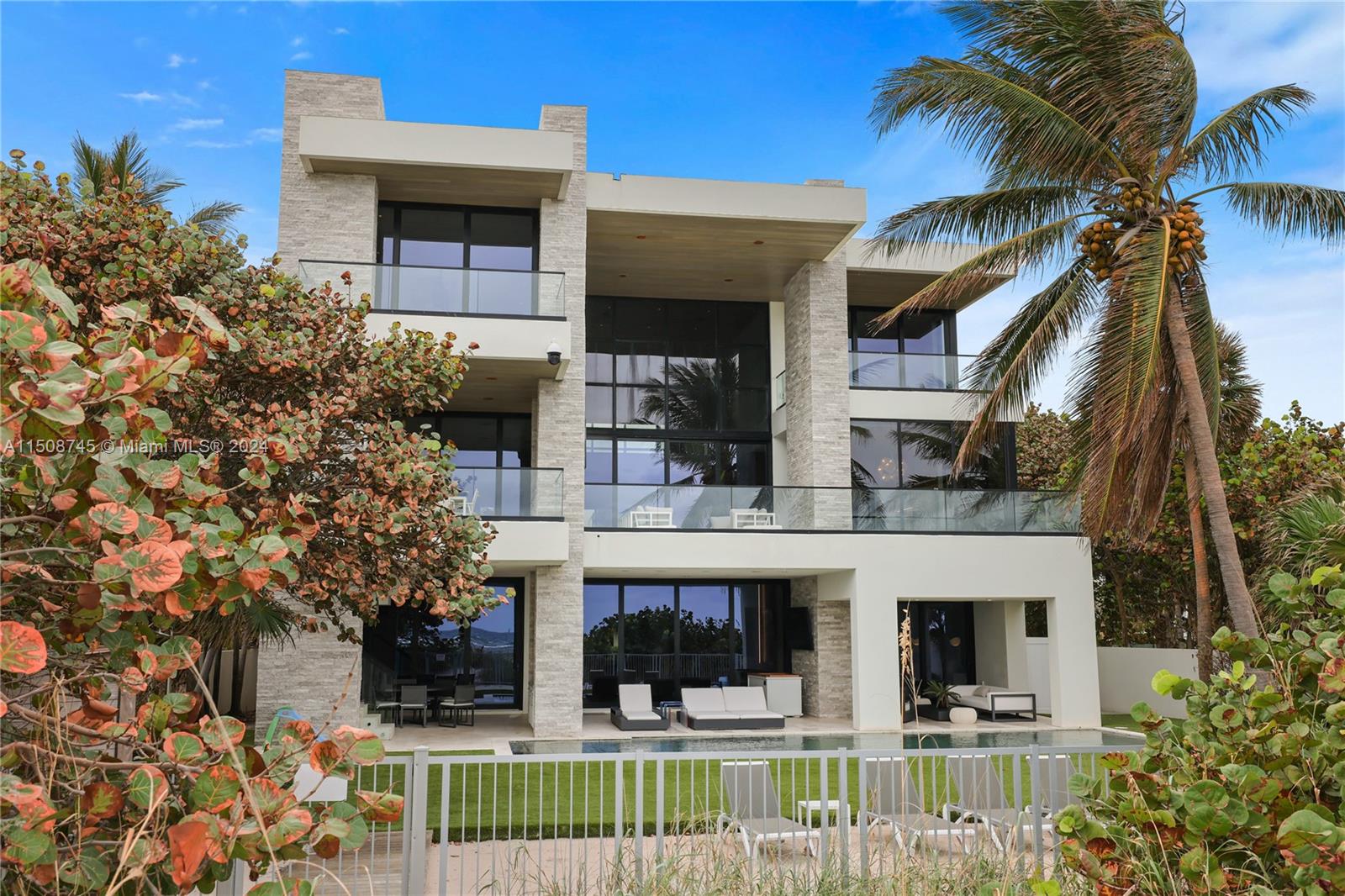 2004 Bay Dr, Pompano Beach, FL, 33062 United States, 6 Bedrooms Bedrooms, ,6 BathroomsBathrooms,Residential,For Sale,Bay Dr,A11508745