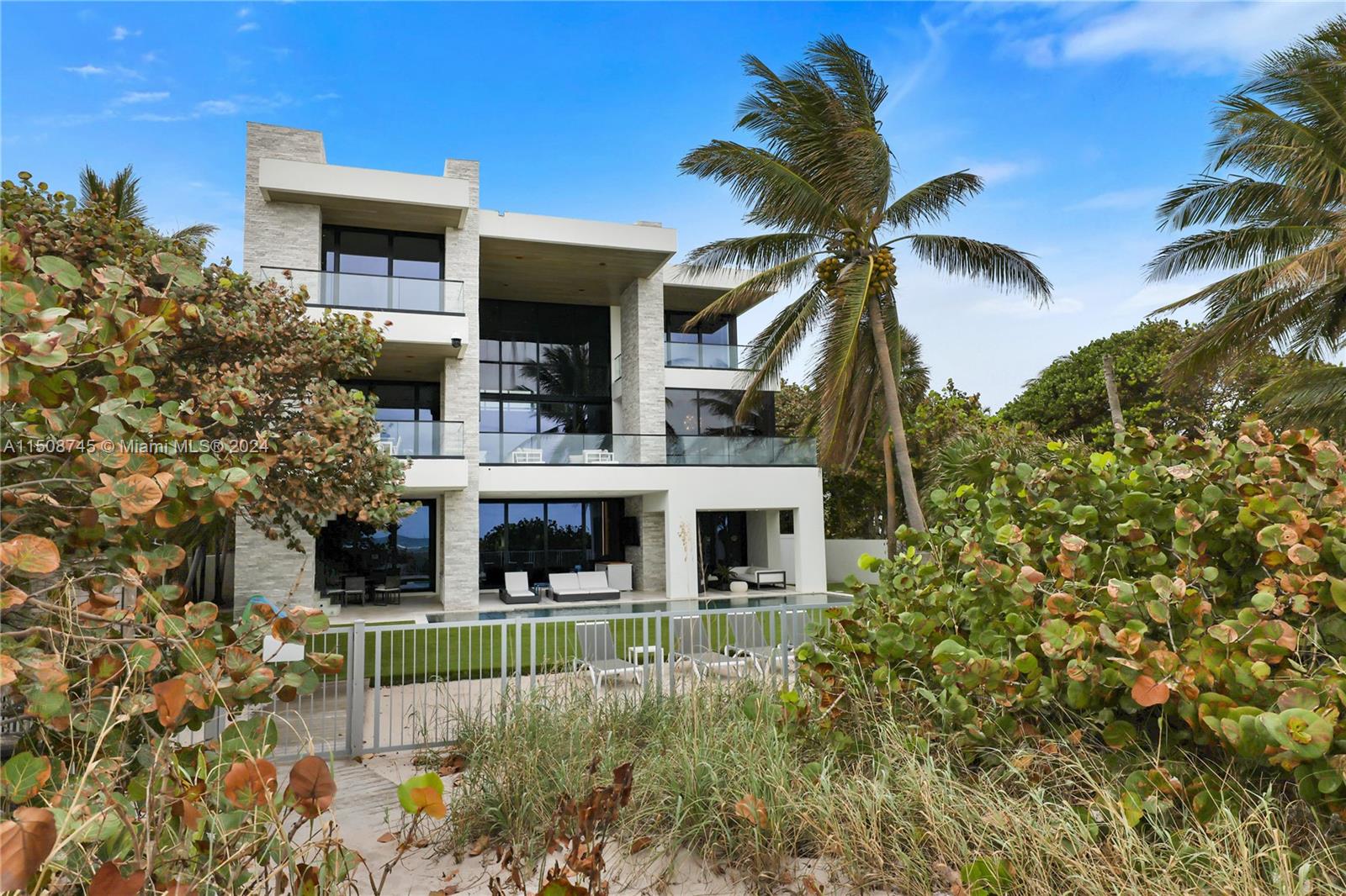 2004 Bay Dr, Pompano Beach, FL, 33062 United States, 6 Bedrooms Bedrooms, ,6 BathroomsBathrooms,Residential,For Sale,Bay Dr,A11508745