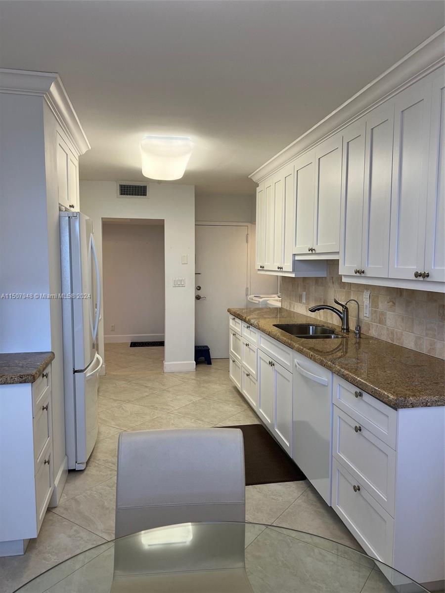 1920 S Ocean Dr 6B, Hallandale Beach, Florida 33009, 2 Bedrooms Bedrooms, ,2 BathroomsBathrooms,Residential,For Sale,1920 S Ocean Dr 6B,A11507948