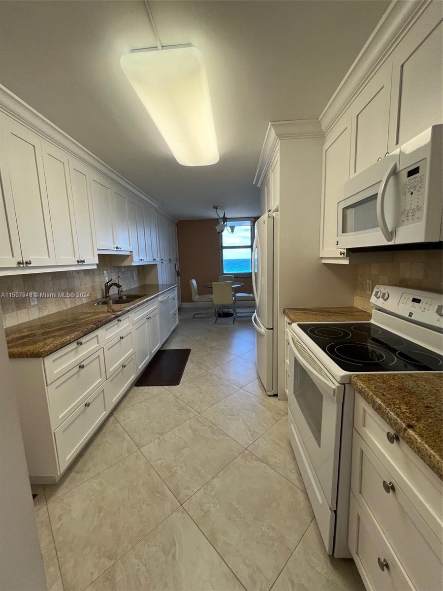 1920 S Ocean Dr 6B, Hallandale Beach, Florida 33009, 2 Bedrooms Bedrooms, ,2 BathroomsBathrooms,Residential,For Sale,1920 S Ocean Dr 6B,A11507948