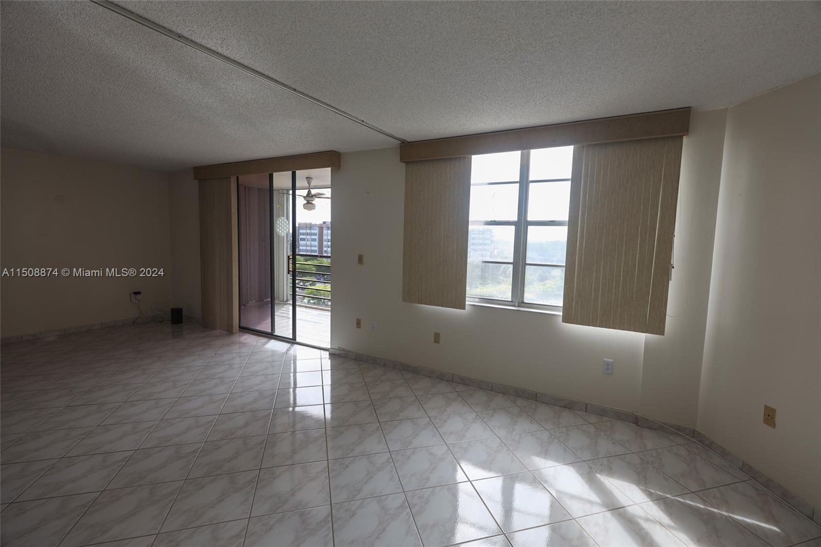 1000 Saint Charles Pl, Pembroke Pines, FL, 33026 United States, 2 Bedrooms Bedrooms, ,2 BathroomsBathrooms,Residential,For Sale,Saint Charles Pl,A11508874