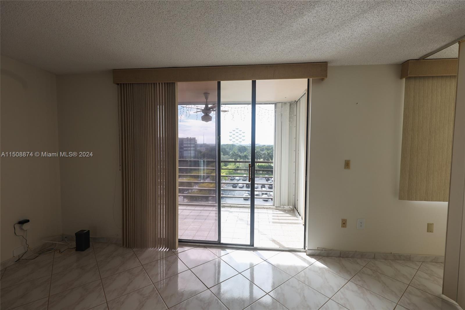 1000 Saint Charles Pl, Pembroke Pines, FL, 33026 United States, 2 Bedrooms Bedrooms, ,2 BathroomsBathrooms,Residential,For Sale,Saint Charles Pl,A11508874