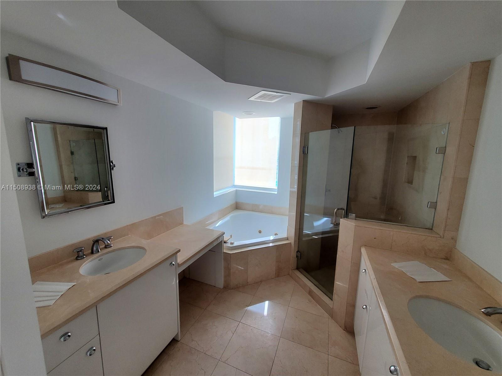 19400 Turnberry Way 932, Aventura, Florida 33180, 2 Bedrooms Bedrooms, ,3 BathroomsBathrooms,Residentiallease,For Rent,19400 Turnberry Way 932,A11508938