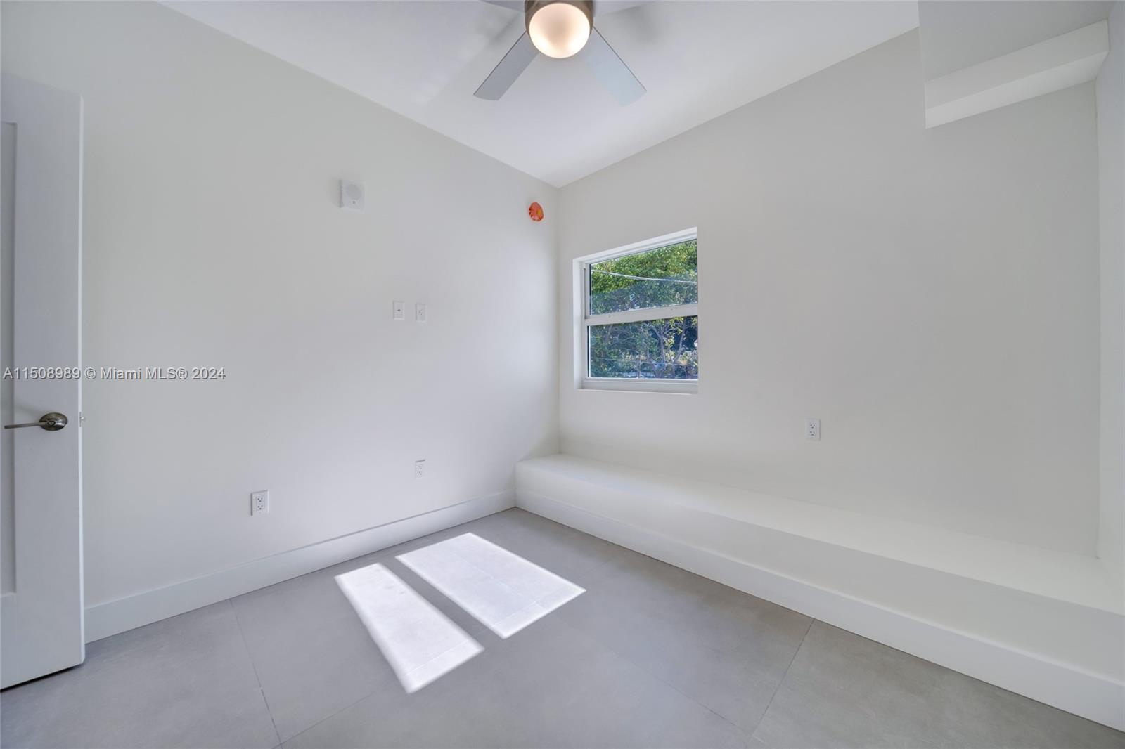 1536 NW 15th Ave 106, Miami, Florida 33125, 2 Bedrooms Bedrooms, ,1 BathroomBathrooms,Residentiallease,For Rent,1536 NW 15th Ave 106,A11508989