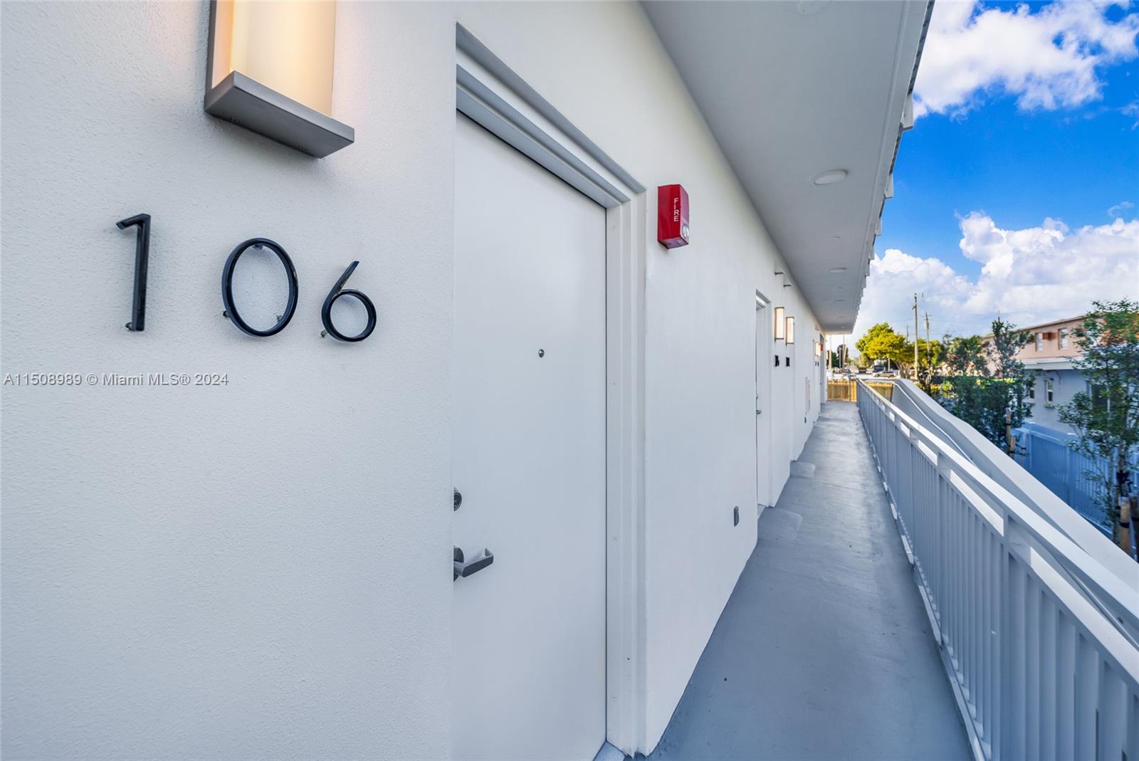 1536 NW 15th Ave 106, Miami, Florida 33125, 2 Bedrooms Bedrooms, ,1 BathroomBathrooms,Residentiallease,For Rent,1536 NW 15th Ave 106,A11508989