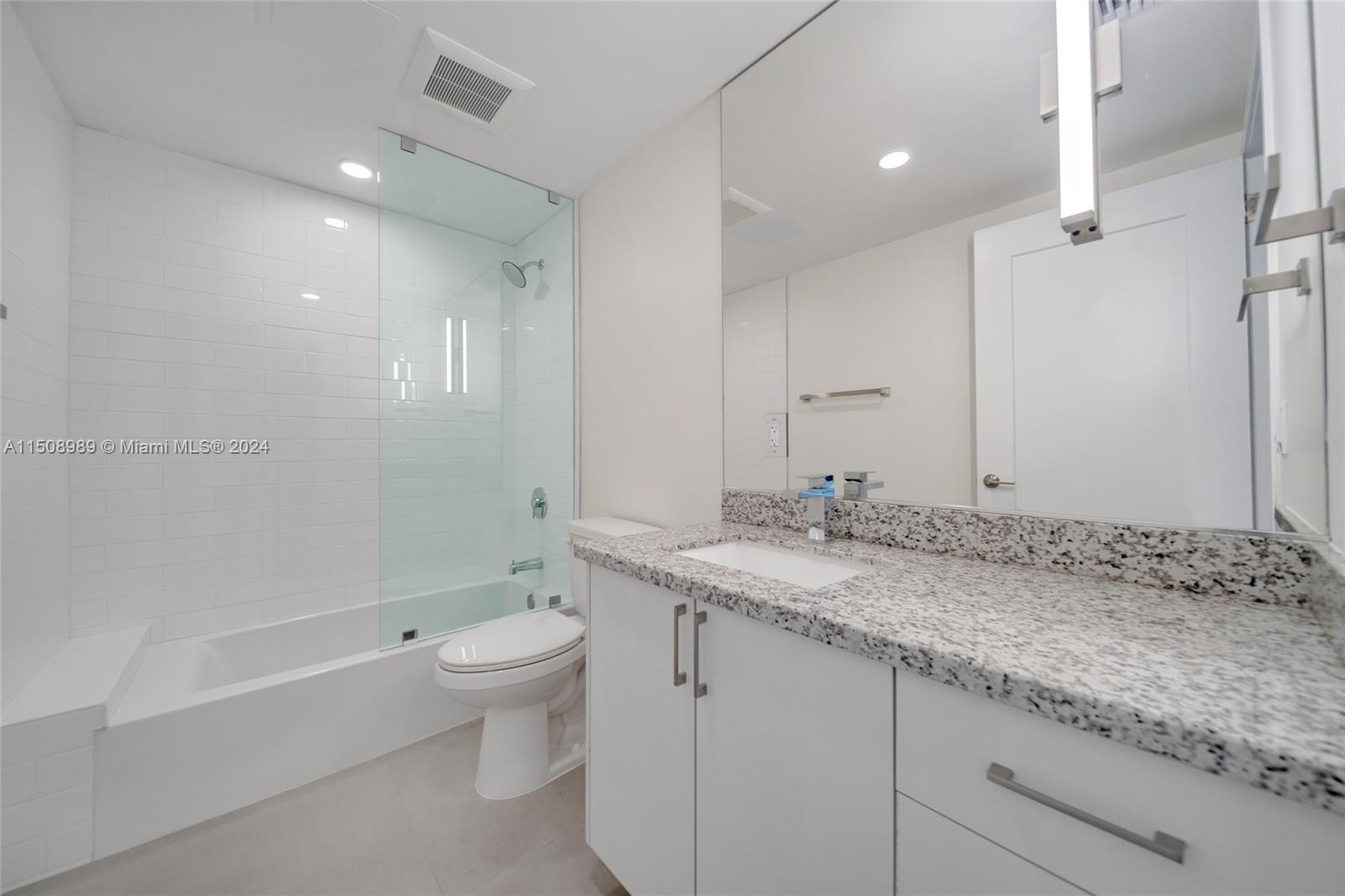 1536 NW 15th Ave 106, Miami, Florida 33125, 2 Bedrooms Bedrooms, ,1 BathroomBathrooms,Residentiallease,For Rent,1536 NW 15th Ave 106,A11508989