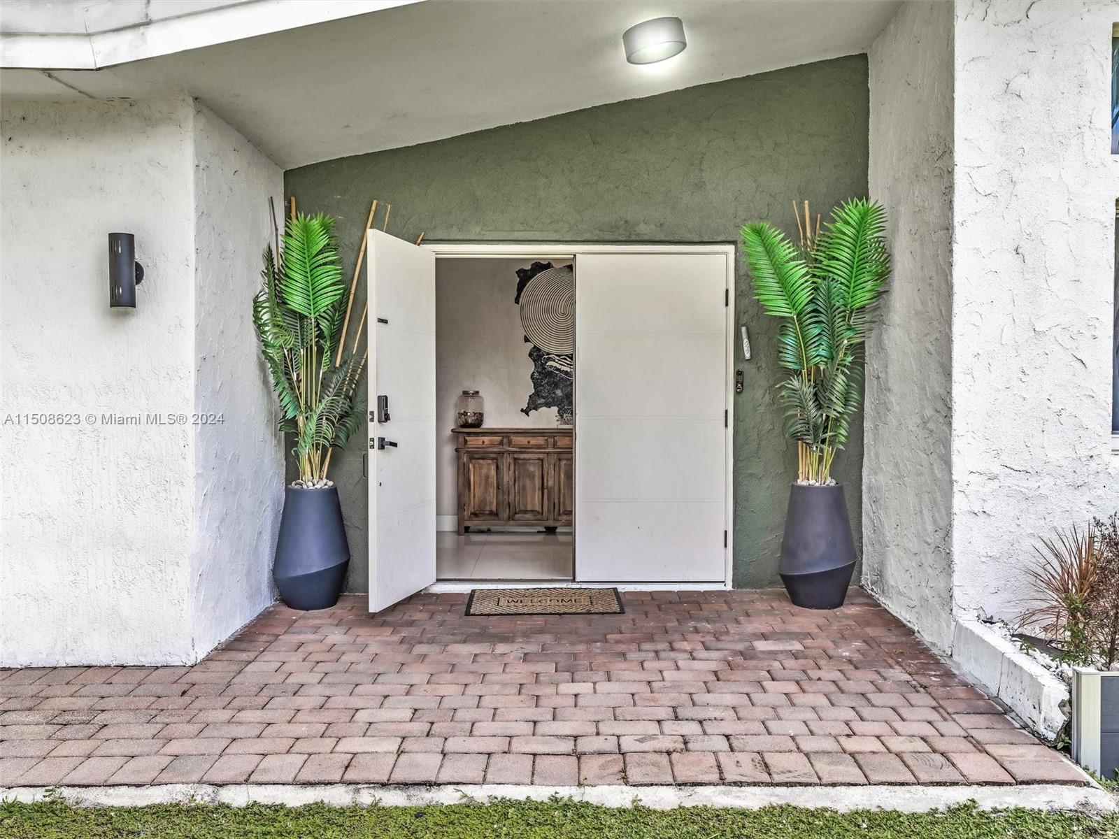 19525 NE 22nd Ave, Miami, Florida 33180, 4 Bedrooms Bedrooms, ,3 BathroomsBathrooms,Residential,For Sale,19525 NE 22nd Ave,A11508623