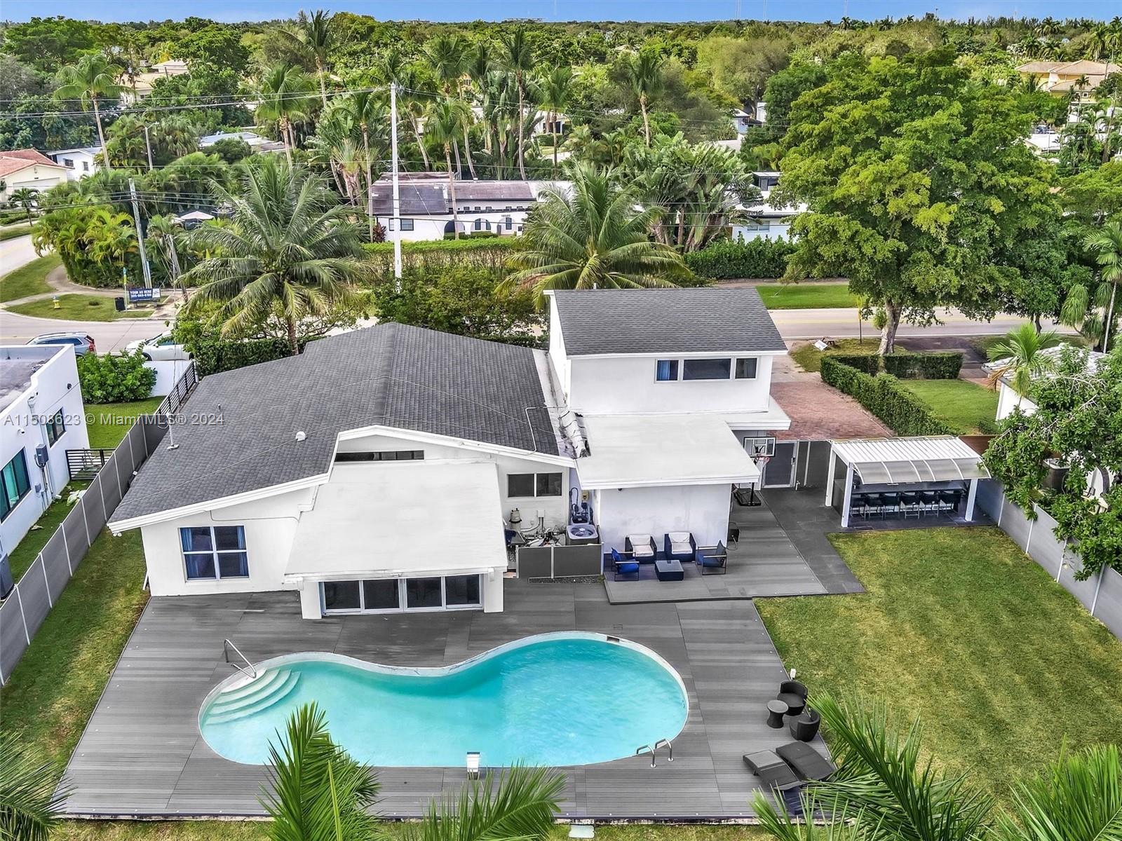 19525 NE 22nd Ave, Miami, Florida 33180, 4 Bedrooms Bedrooms, ,3 BathroomsBathrooms,Residential,For Sale,19525 NE 22nd Ave,A11508623