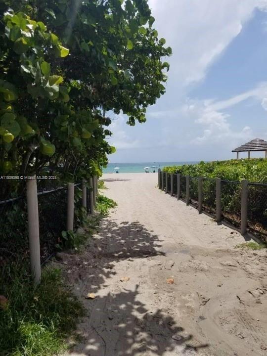 309 Crocus Ter 10, Hollywood, Florida 33019, ,1 BathroomBathrooms,Residential,For Sale,309 Crocus Ter 10,A11509098