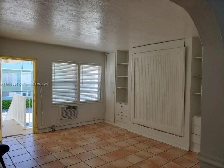 309 Crocus Ter 10, Hollywood, Florida 33019, ,1 BathroomBathrooms,Residential,For Sale,309 Crocus Ter 10,A11509098