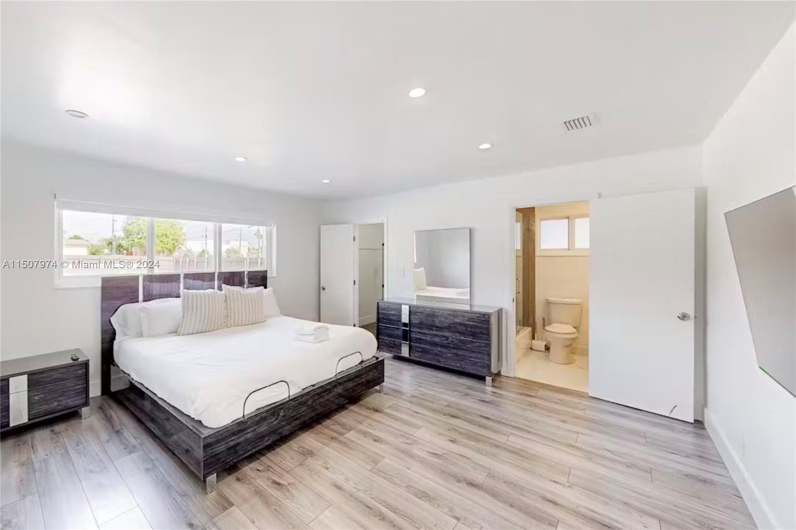 700 NW 9th Ct, Hallandale Beach, Florida 33009, 5 Bedrooms Bedrooms, ,3 BathroomsBathrooms,Residential,For Sale,700 NW 9th Ct,A11507974