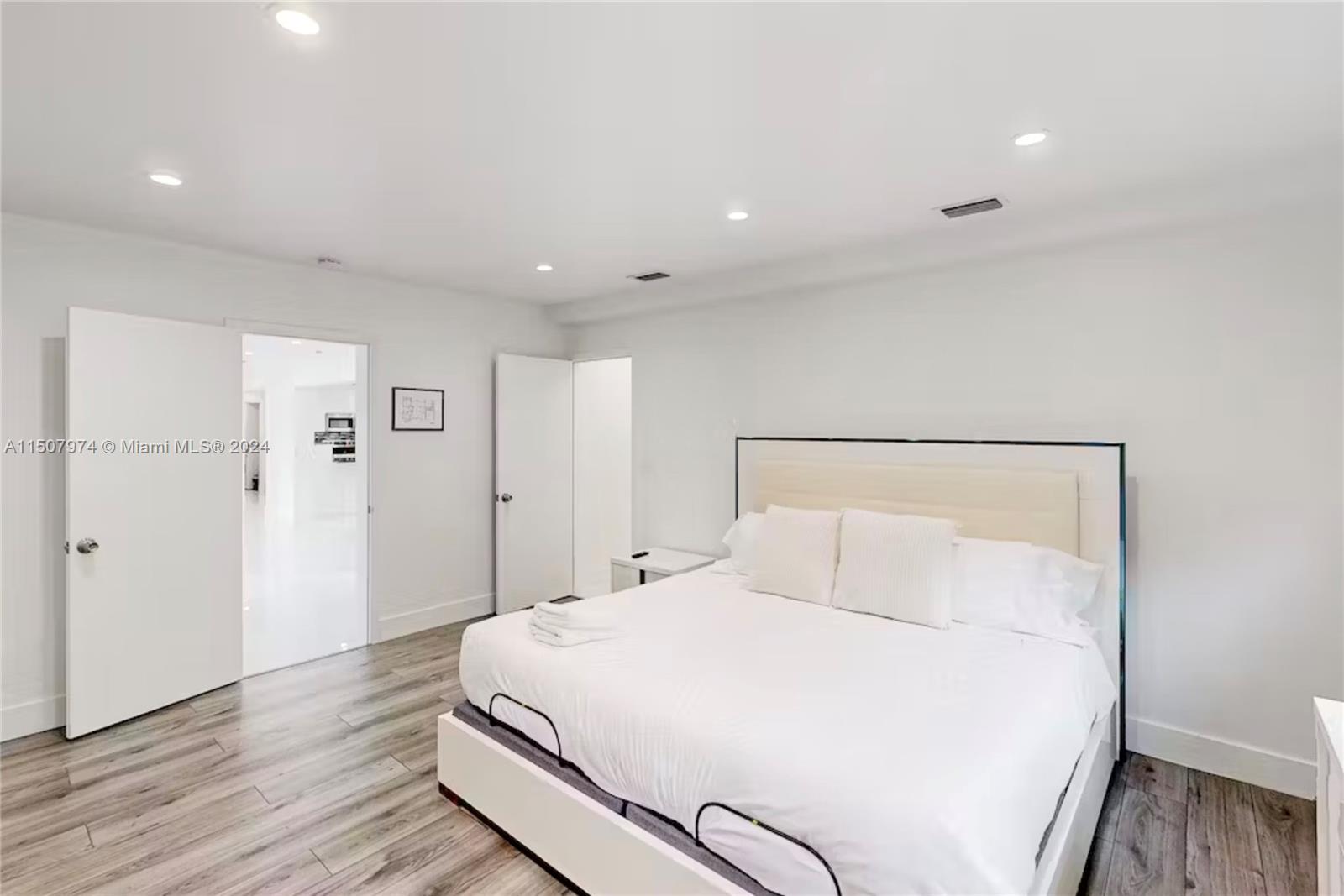 700 NW 9th Ct, Hallandale Beach, Florida 33009, 5 Bedrooms Bedrooms, ,3 BathroomsBathrooms,Residential,For Sale,700 NW 9th Ct,A11507974