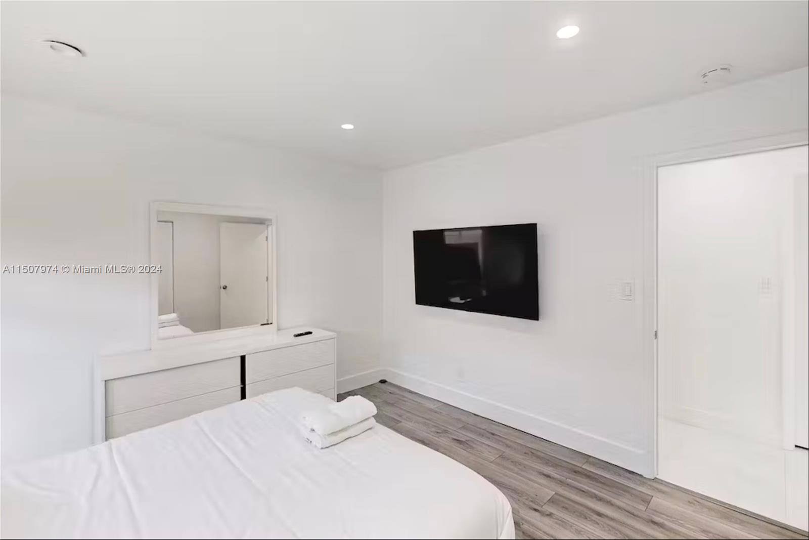 700 NW 9th Ct, Hallandale Beach, Florida 33009, 5 Bedrooms Bedrooms, ,3 BathroomsBathrooms,Residential,For Sale,700 NW 9th Ct,A11507974