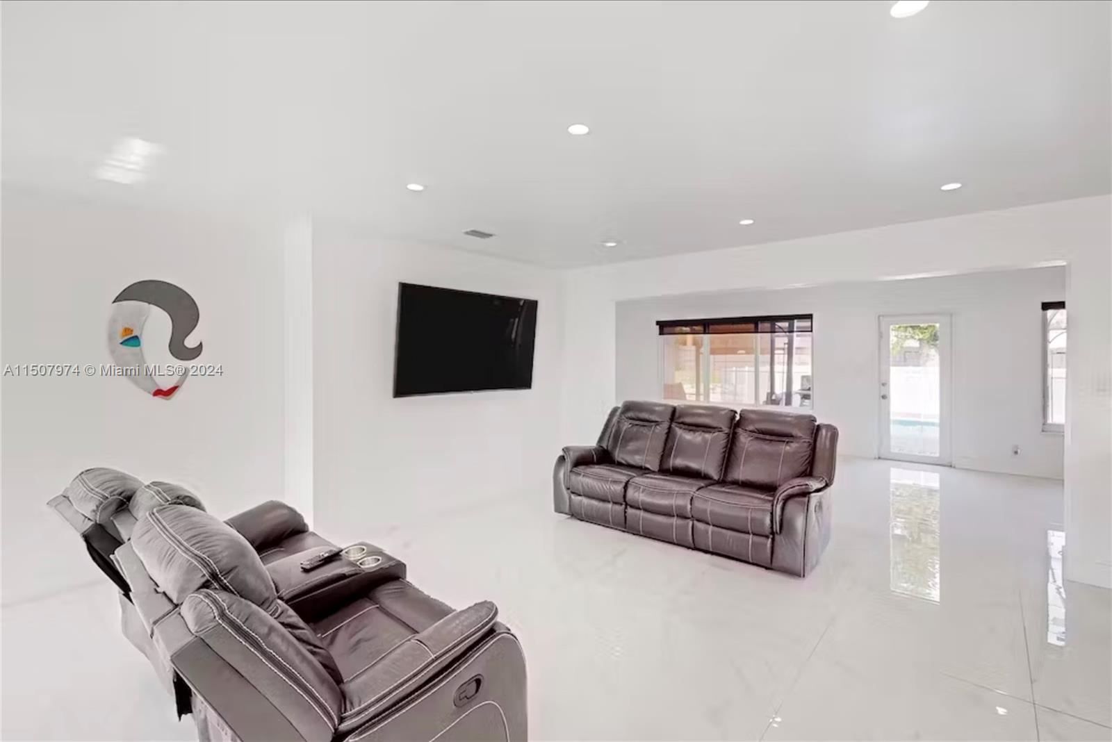 700 NW 9th Ct, Hallandale Beach, Florida 33009, 5 Bedrooms Bedrooms, ,3 BathroomsBathrooms,Residential,For Sale,700 NW 9th Ct,A11507974