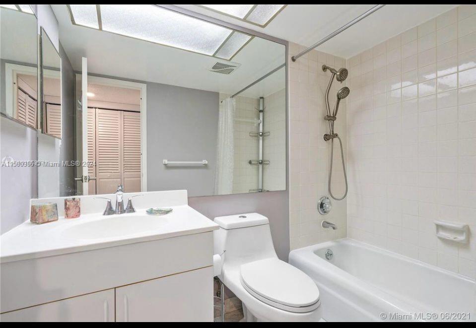 251 174th St, Sunny Isles Beach, FL, 33160 United States, 2 Bedrooms Bedrooms, ,2 BathroomsBathrooms,Residential,For Sale,174th St,A11500986