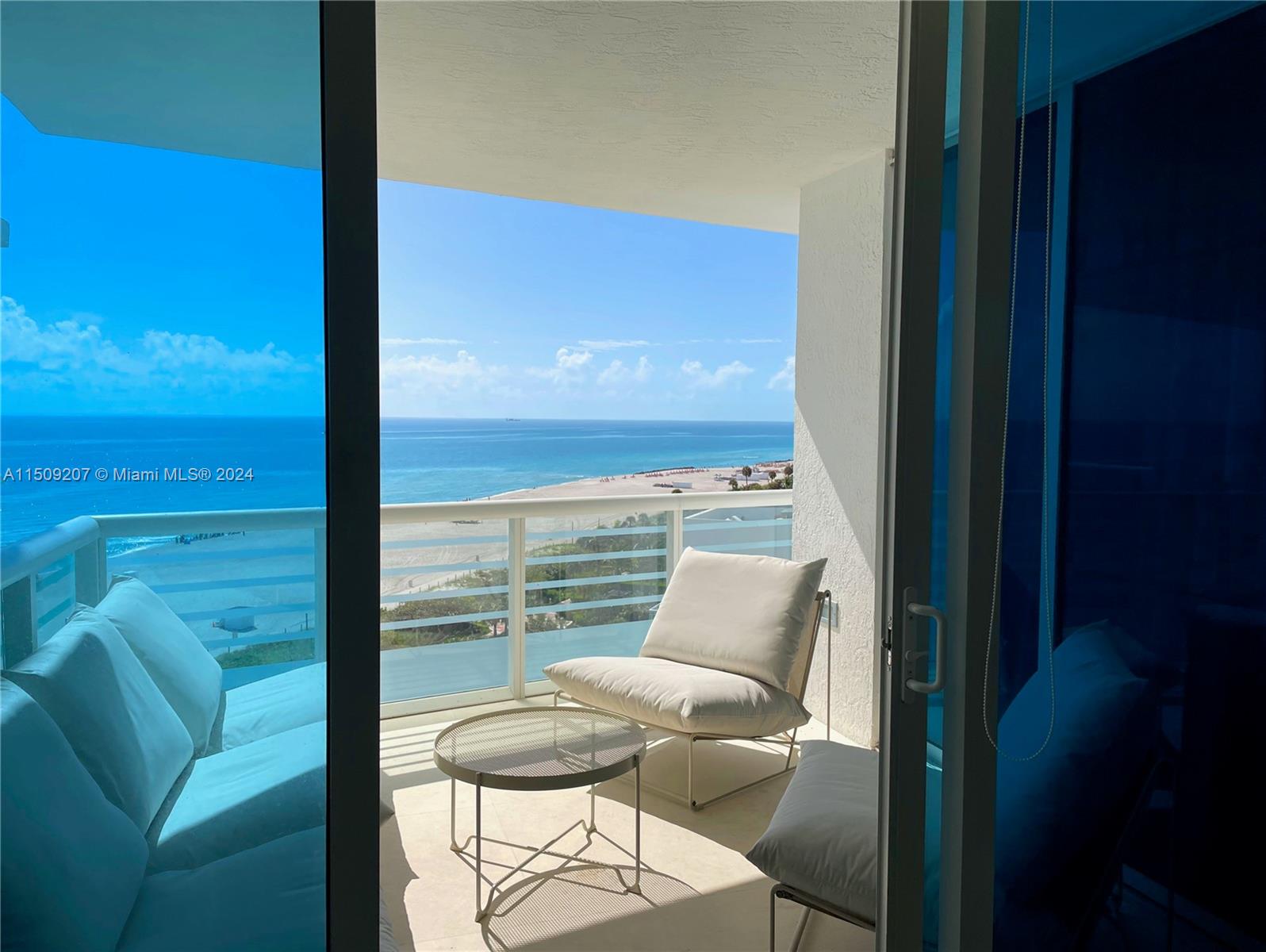 3801 Collins Ave 1004, Miami Beach, Florida 33140, 2 Bedrooms Bedrooms, ,2 BathroomsBathrooms,Residentiallease,For Rent,3801 Collins Ave 1004,A11509207