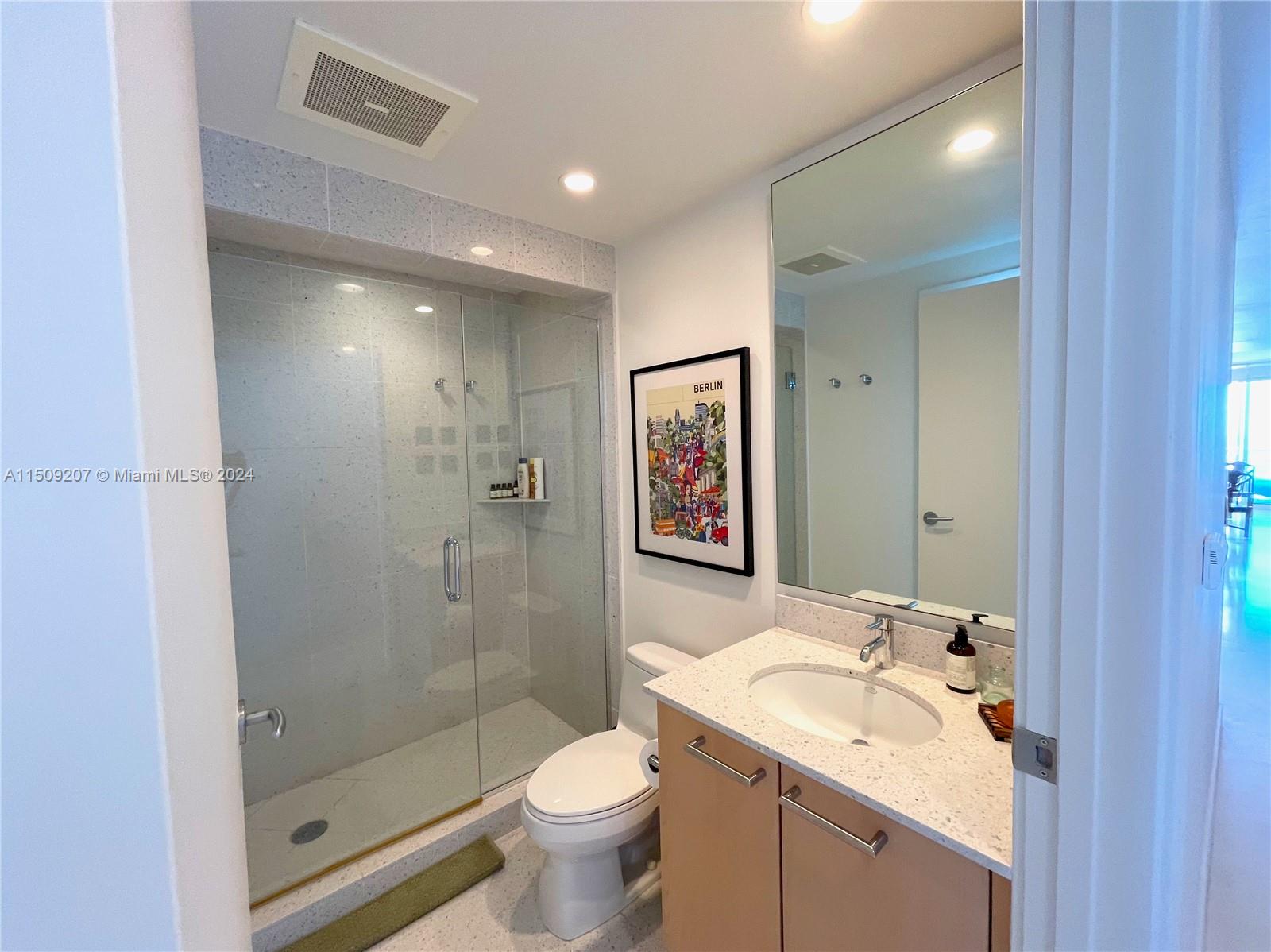 3801 Collins Ave 1004, Miami Beach, Florida 33140, 2 Bedrooms Bedrooms, ,2 BathroomsBathrooms,Residentiallease,For Rent,3801 Collins Ave 1004,A11509207