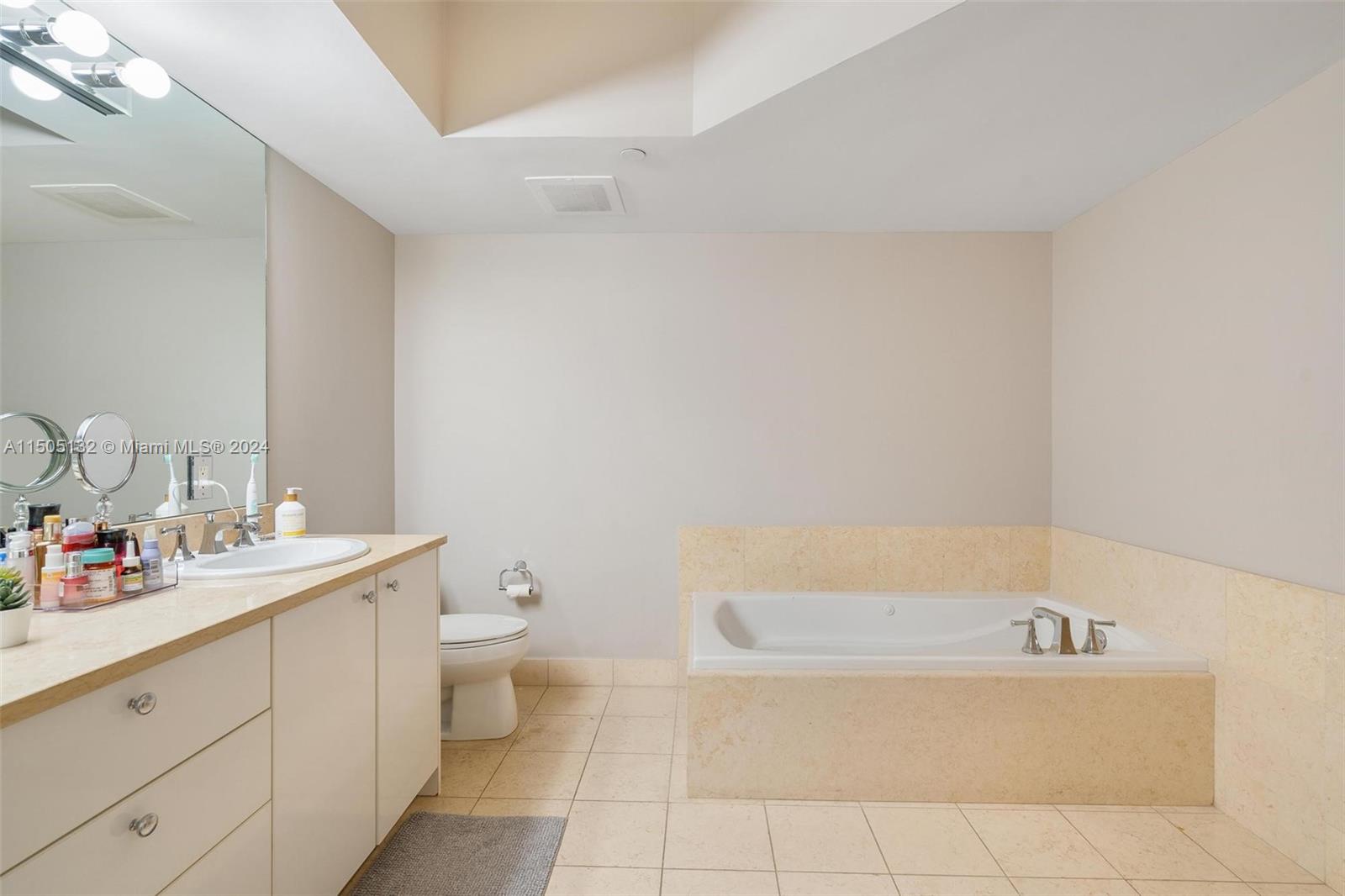20000 Country Club Dr, Aventura, FL, 33180 United States, 3 Bedrooms Bedrooms, ,3 BathroomsBathrooms,Residential,For Sale,Country Club Dr,A11505132