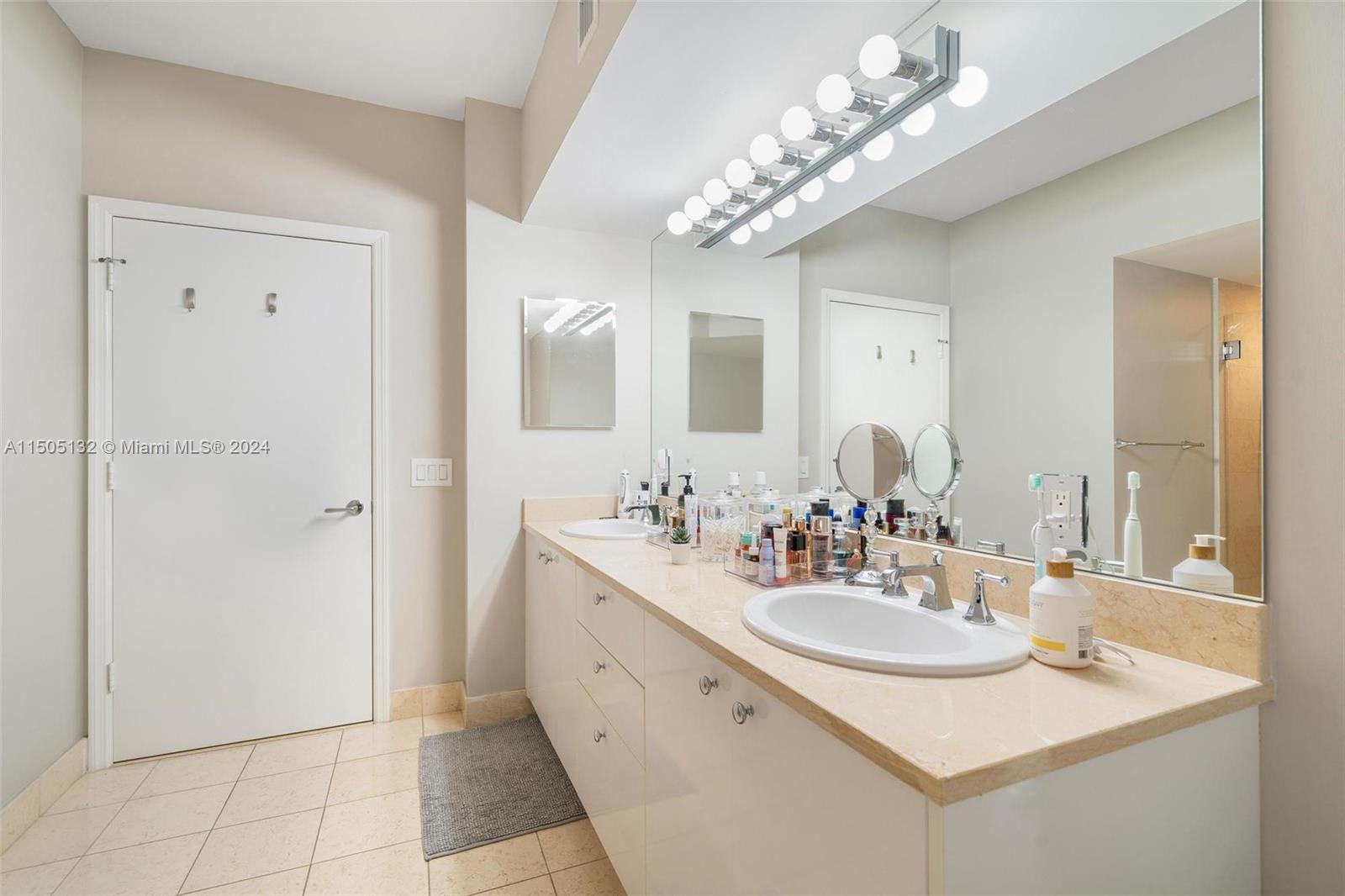 20000 E Country Club Dr 206, Aventura, Florida 33180, 3 Bedrooms Bedrooms, ,3 BathroomsBathrooms,Residential,For Sale,20000 E Country Club Dr 206,A11505132