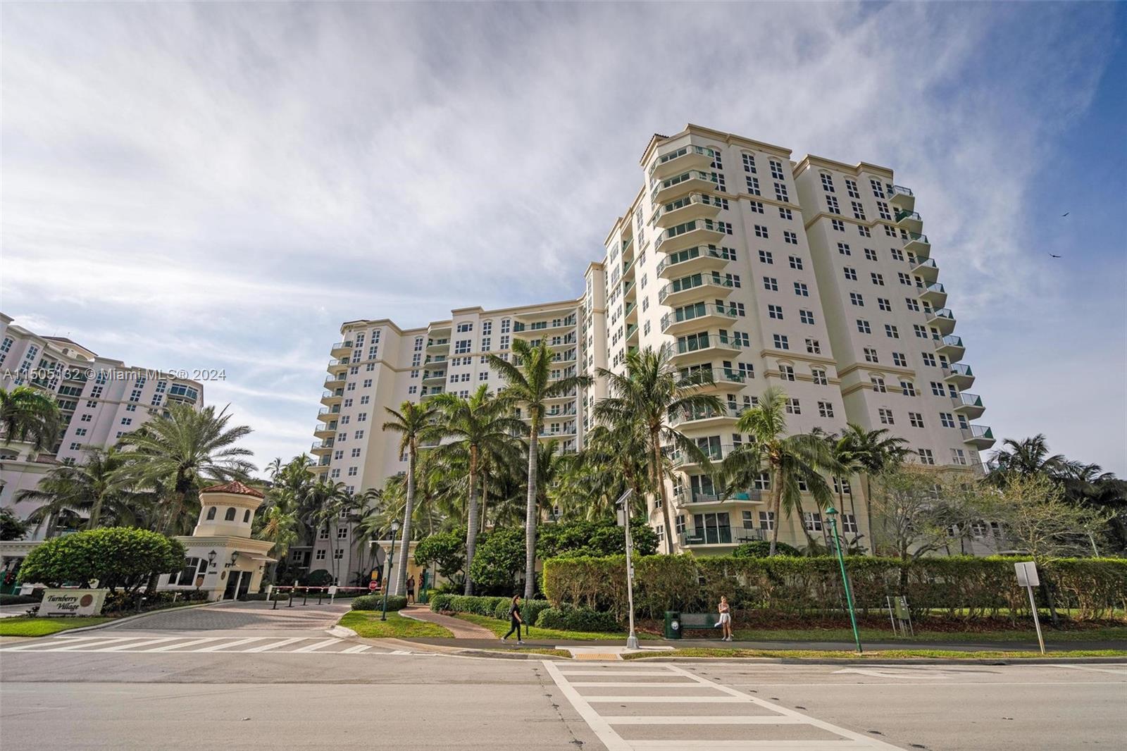 20000 E Country Club Dr 206, Aventura, Florida 33180, 3 Bedrooms Bedrooms, ,3 BathroomsBathrooms,Residential,For Sale,20000 E Country Club Dr 206,A11505132