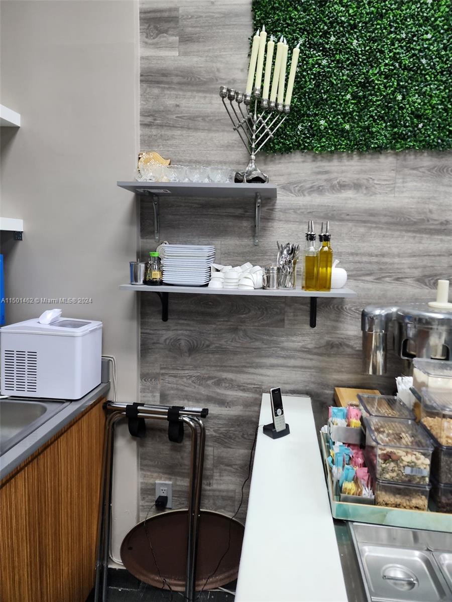 Coffee Shop Stirling Rd, Hollywood, Florida 33020, ,Businessopportunity,For Sale,Coffee Shop Stirling Rd,A11501462