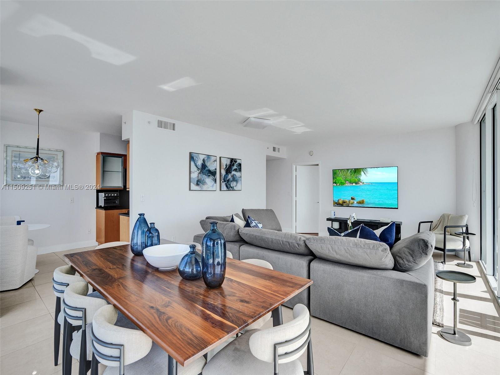 6365 Collins Ave 2007, Miami Beach, Florida 33141, 2 Bedrooms Bedrooms, ,2 BathroomsBathrooms,Residentiallease,For Rent,6365 Collins Ave 2007,A11509251