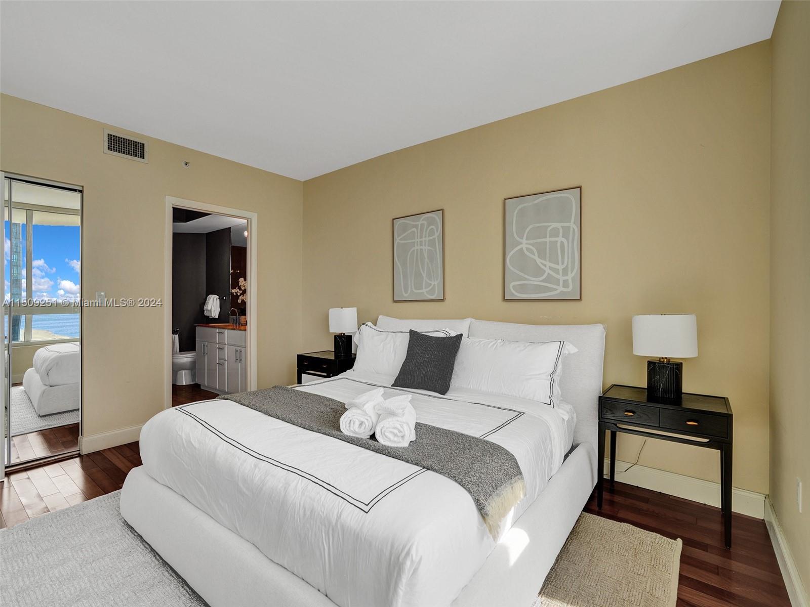 6365 Collins Ave 2007, Miami Beach, Florida 33141, 2 Bedrooms Bedrooms, ,2 BathroomsBathrooms,Residentiallease,For Rent,6365 Collins Ave 2007,A11509251