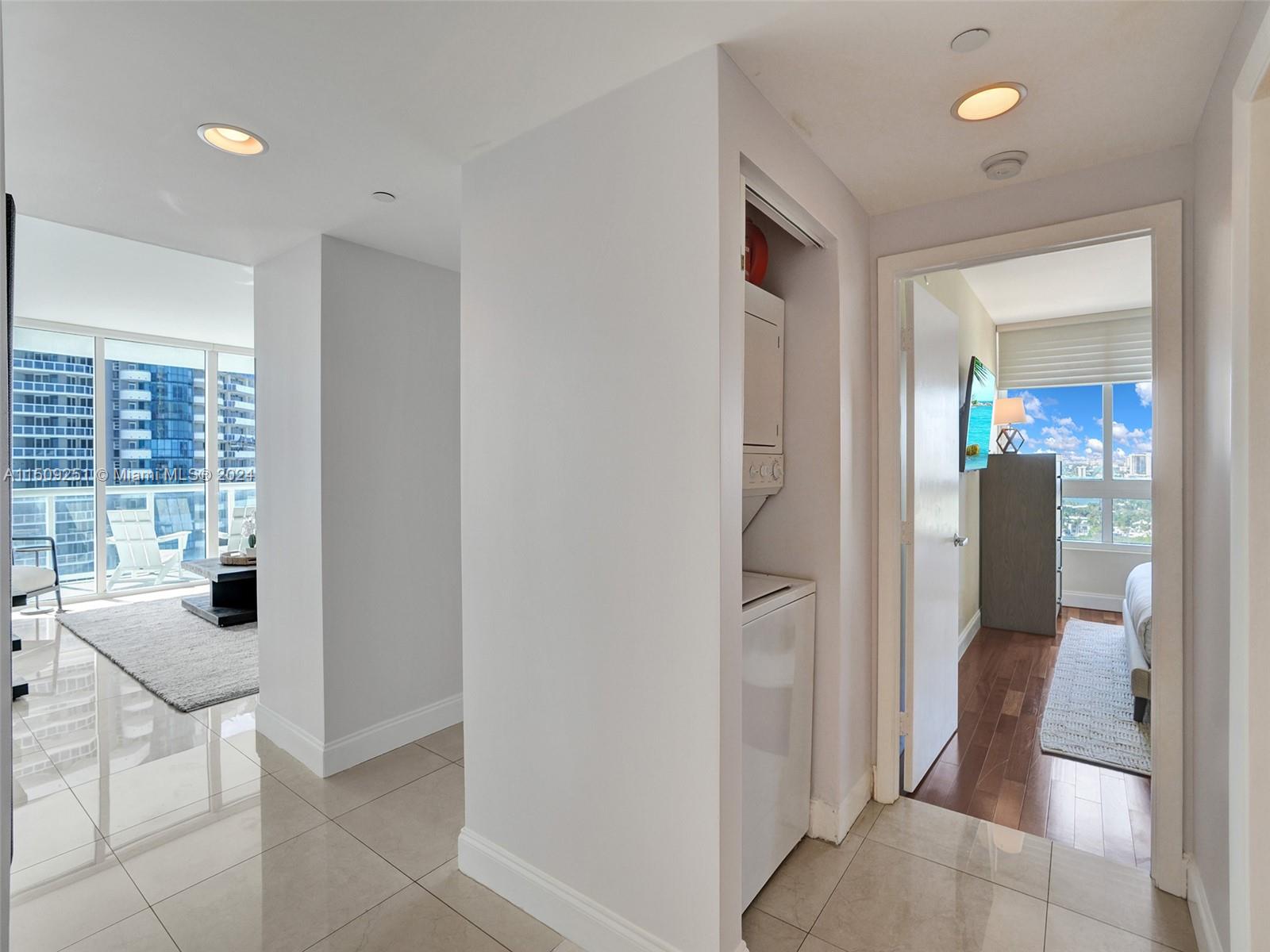 6365 Collins Ave 2007, Miami Beach, Florida 33141, 2 Bedrooms Bedrooms, ,2 BathroomsBathrooms,Residentiallease,For Rent,6365 Collins Ave 2007,A11509251