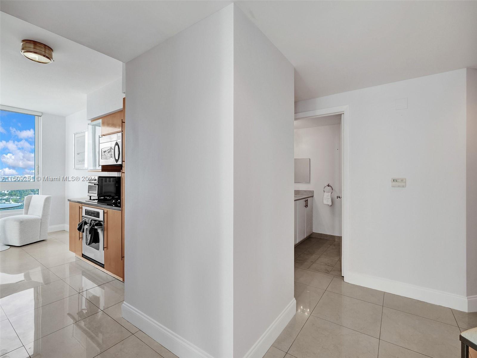 6365 Collins Ave 2007, Miami Beach, Florida 33141, 2 Bedrooms Bedrooms, ,2 BathroomsBathrooms,Residentiallease,For Rent,6365 Collins Ave 2007,A11509251