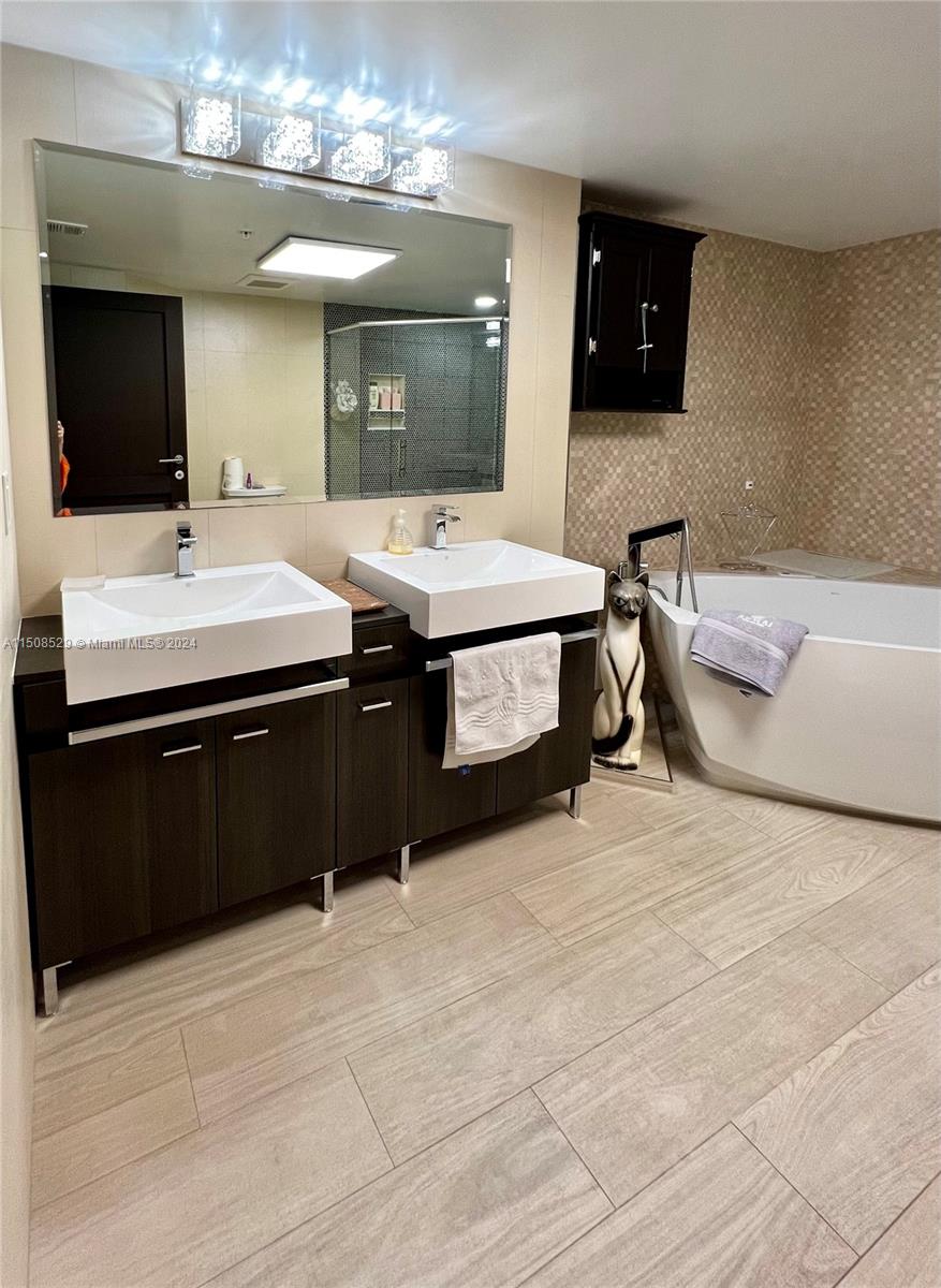 16699 Collins Ave 3906, Sunny Isles Beach, Florida 33160, 2 Bedrooms Bedrooms, ,2 BathroomsBathrooms,Residentiallease,For Rent,16699 Collins Ave 3906,A11508529