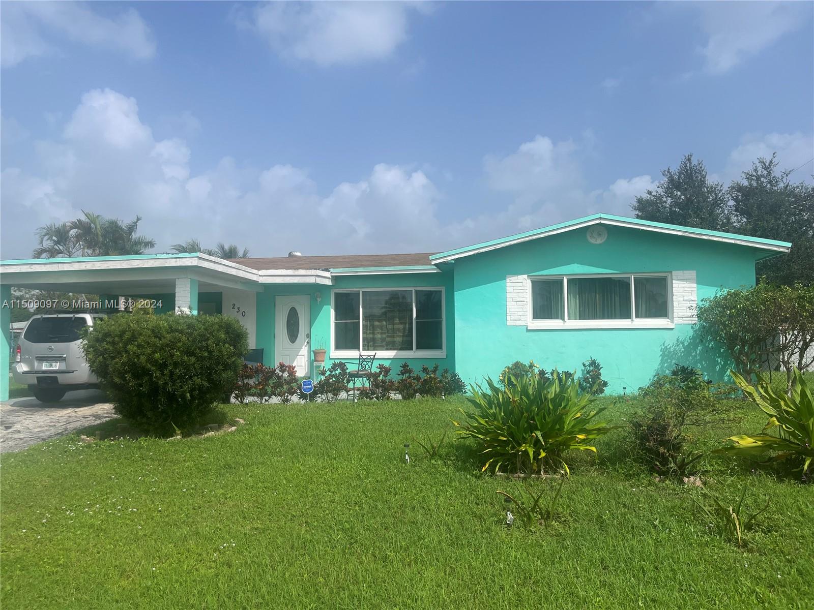 230 SW 30th Ave  For Sale A11509097, FL