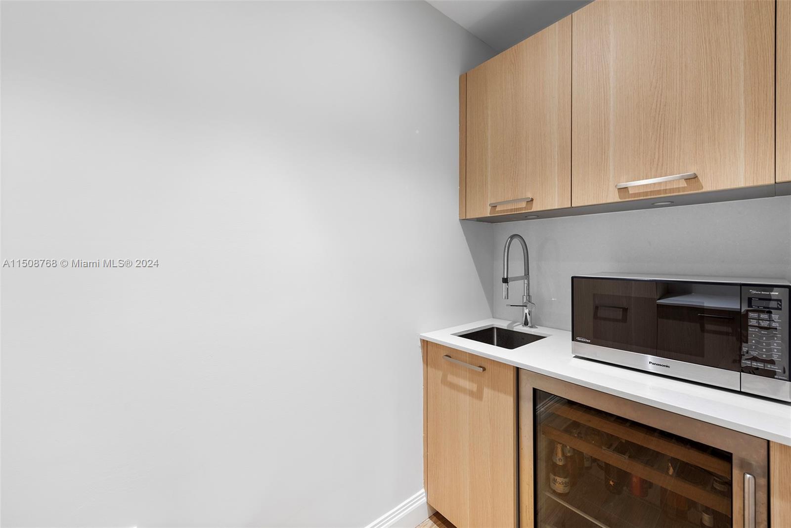 5572 Pine Tree Dr, Miami Beach, FL, 33140 United States, 5 Bedrooms Bedrooms, ,3 BathroomsBathrooms,Residential,For Sale,Pine Tree Dr,A11508768