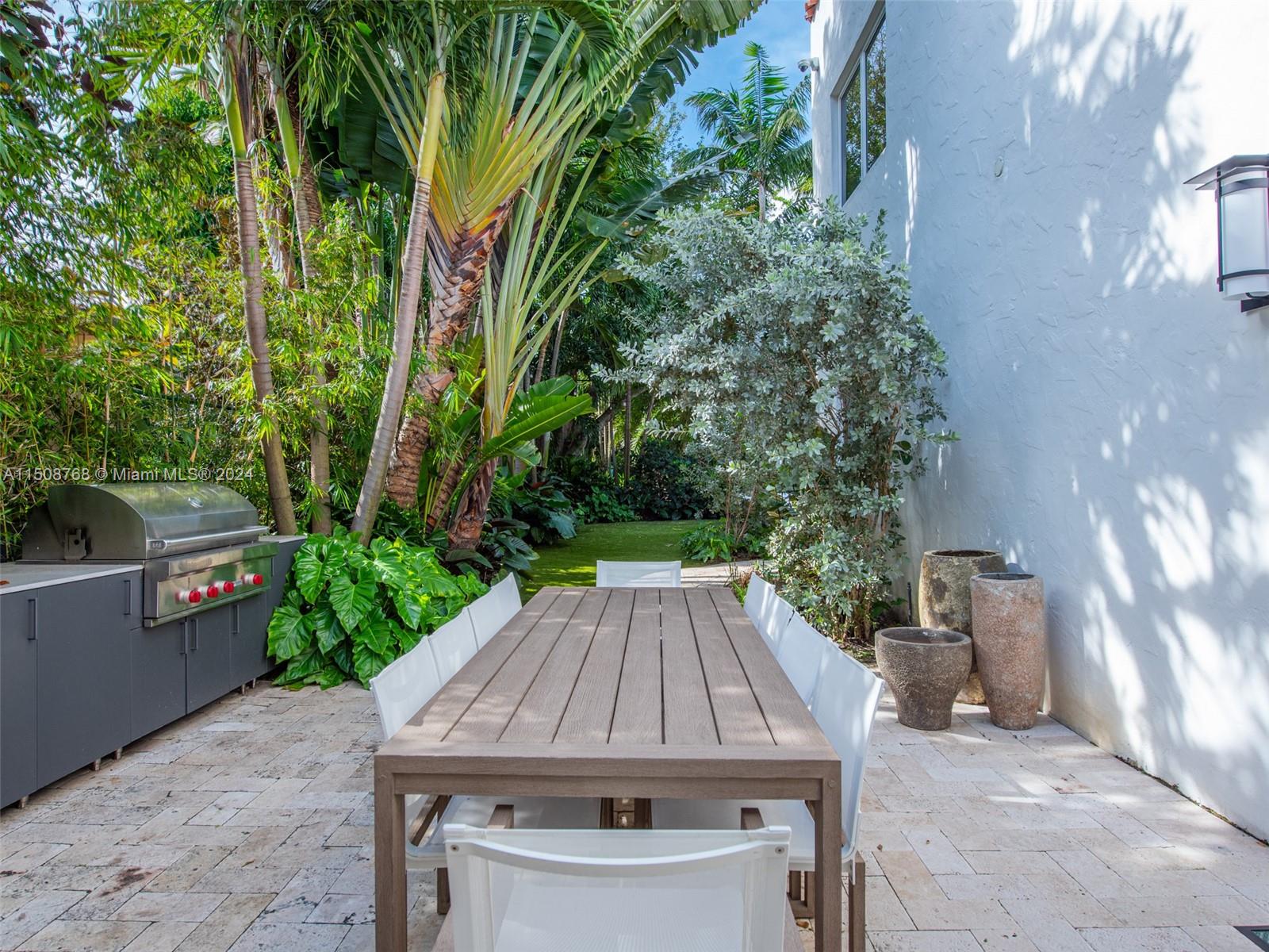 Summer Kitchen w/ wolf BBQ