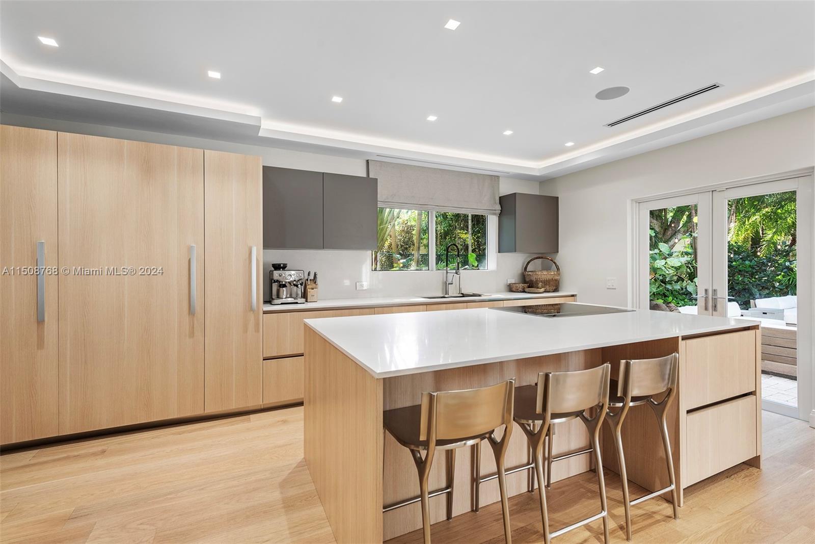 5572 Pine Tree Dr, Miami Beach, FL, 33140 United States, 5 Bedrooms Bedrooms, ,3 BathroomsBathrooms,Residential,For Sale,Pine Tree Dr,A11508768