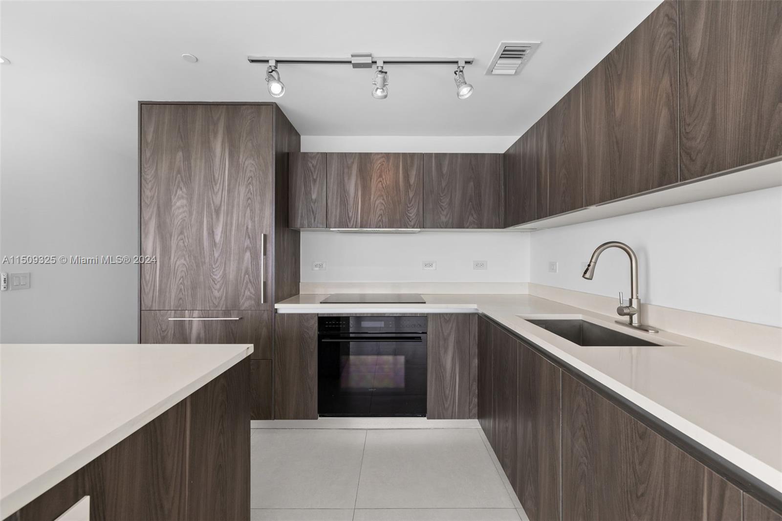 3131 NE 7th Ave 3401, Miami, Florida 33137, 3 Bedrooms Bedrooms, ,3 BathroomsBathrooms,Residential,For Sale,3131 NE 7th Ave 3401,A11509325