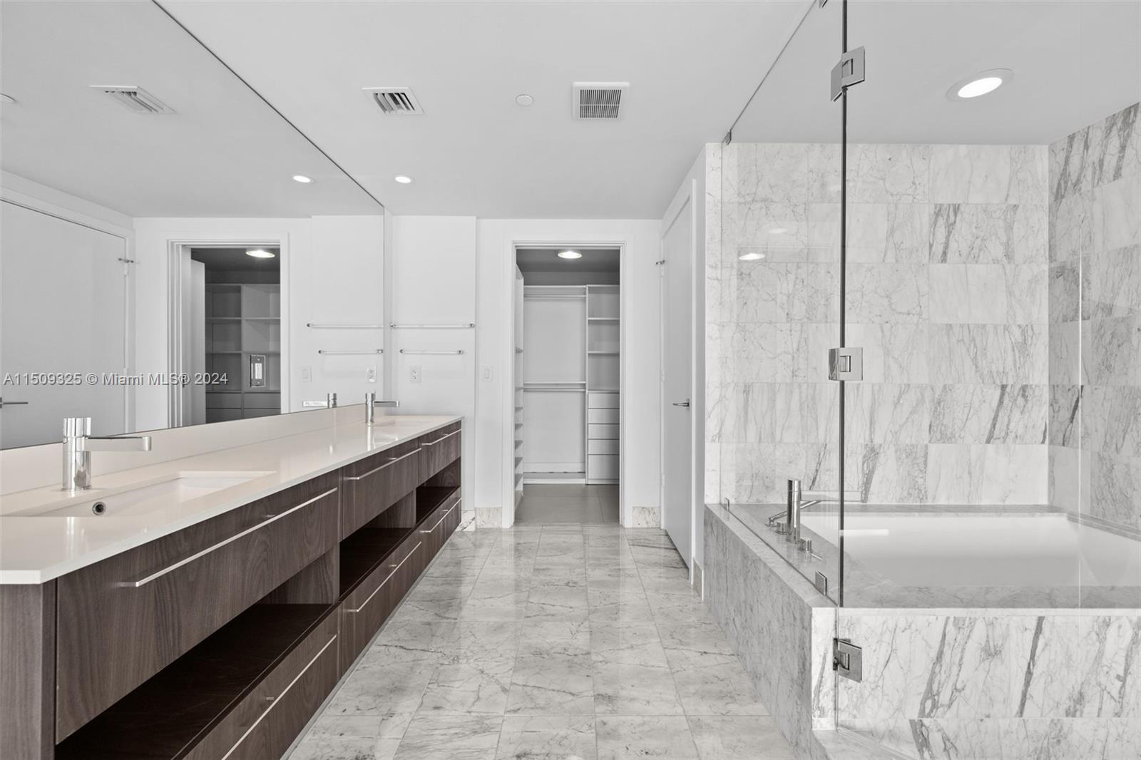 3131 NE 7th Ave 3401, Miami, Florida 33137, 3 Bedrooms Bedrooms, ,3 BathroomsBathrooms,Residential,For Sale,3131 NE 7th Ave 3401,A11509325