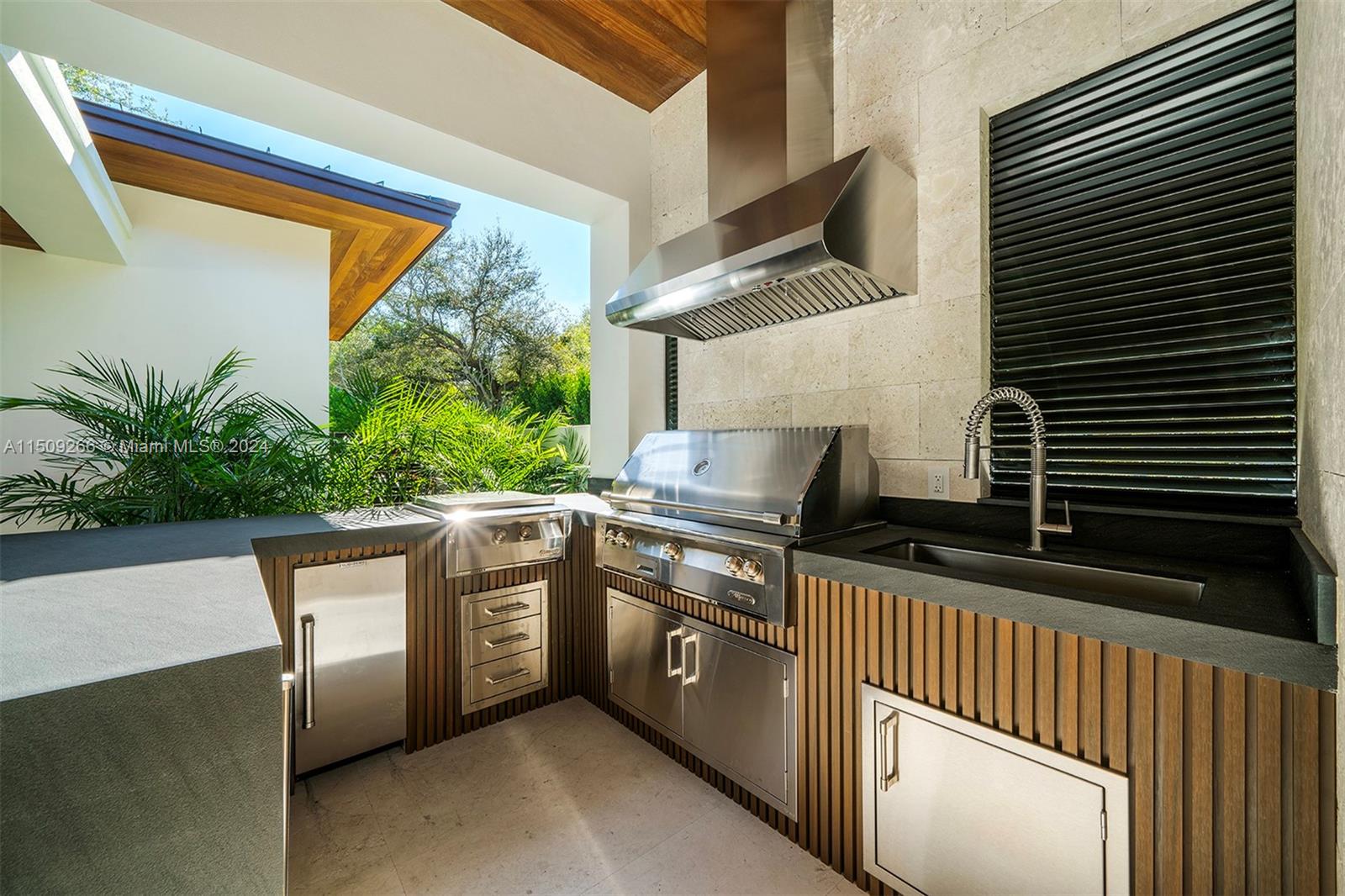 5996 102nd St, Pinecrest, FL, 33156 United States, 8 Bedrooms Bedrooms, ,9 BathroomsBathrooms,Residential,For Sale,102nd St,A11509266