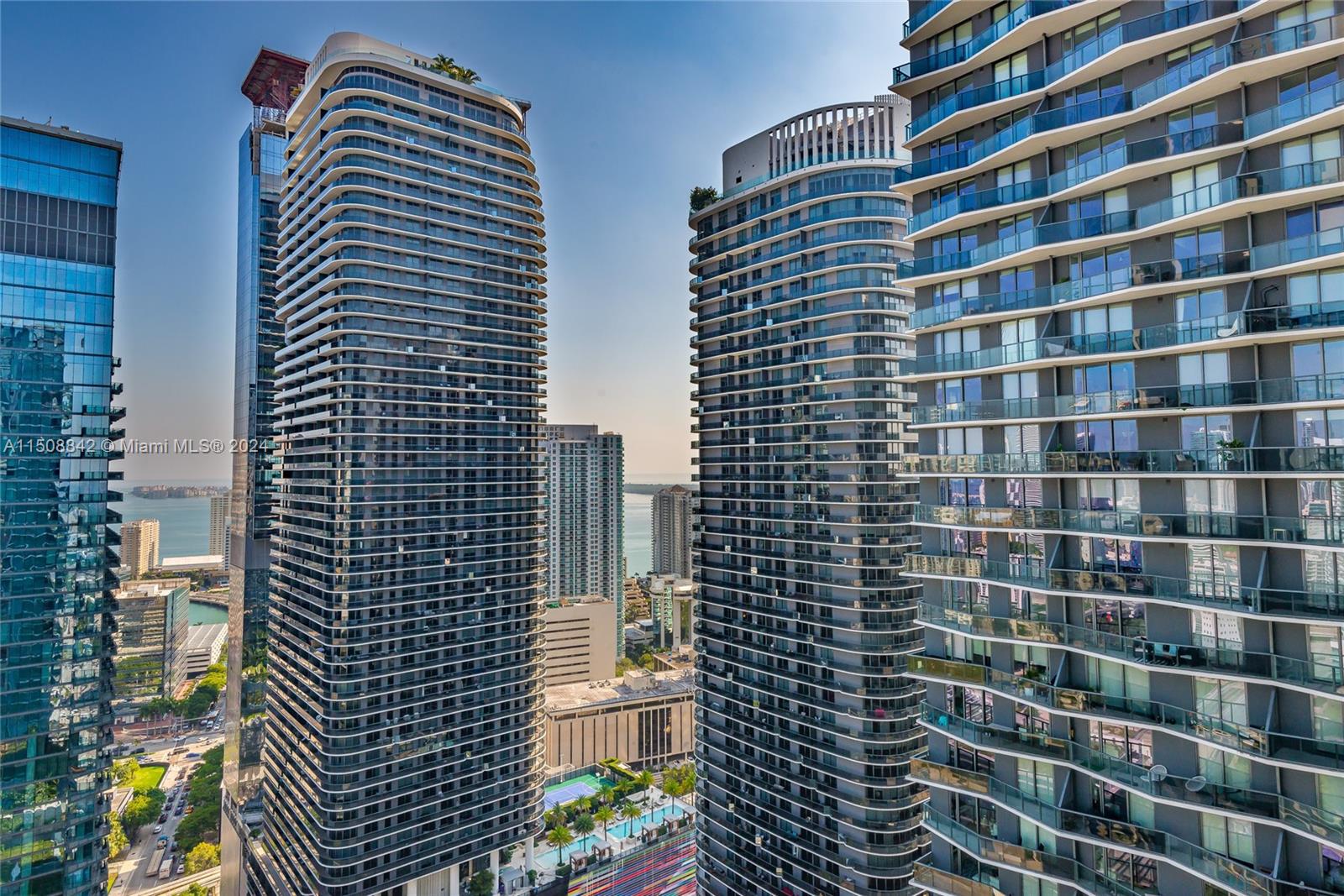 88 SW 7th St 3301, Miami, Florida 33130, 2 Bedrooms Bedrooms, ,2 BathroomsBathrooms,Residentiallease,For Rent,88 SW 7th St 3301,A11508842