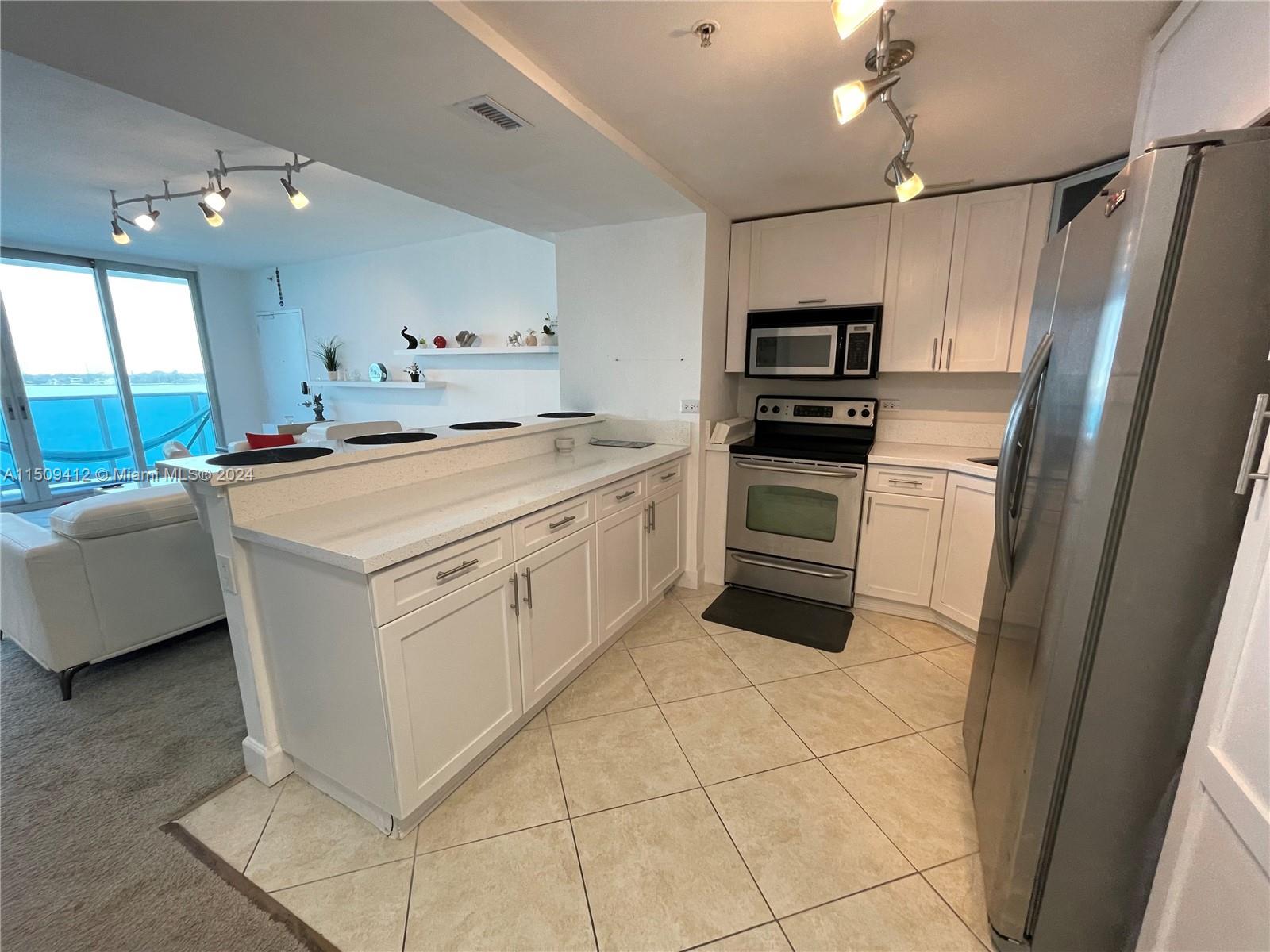 7501 E Treasure Dr 9EF, North Bay Village, Florida 33141, 3 Bedrooms Bedrooms, ,2 BathroomsBathrooms,Residentiallease,For Rent,7501 E Treasure Dr 9EF,A11509412