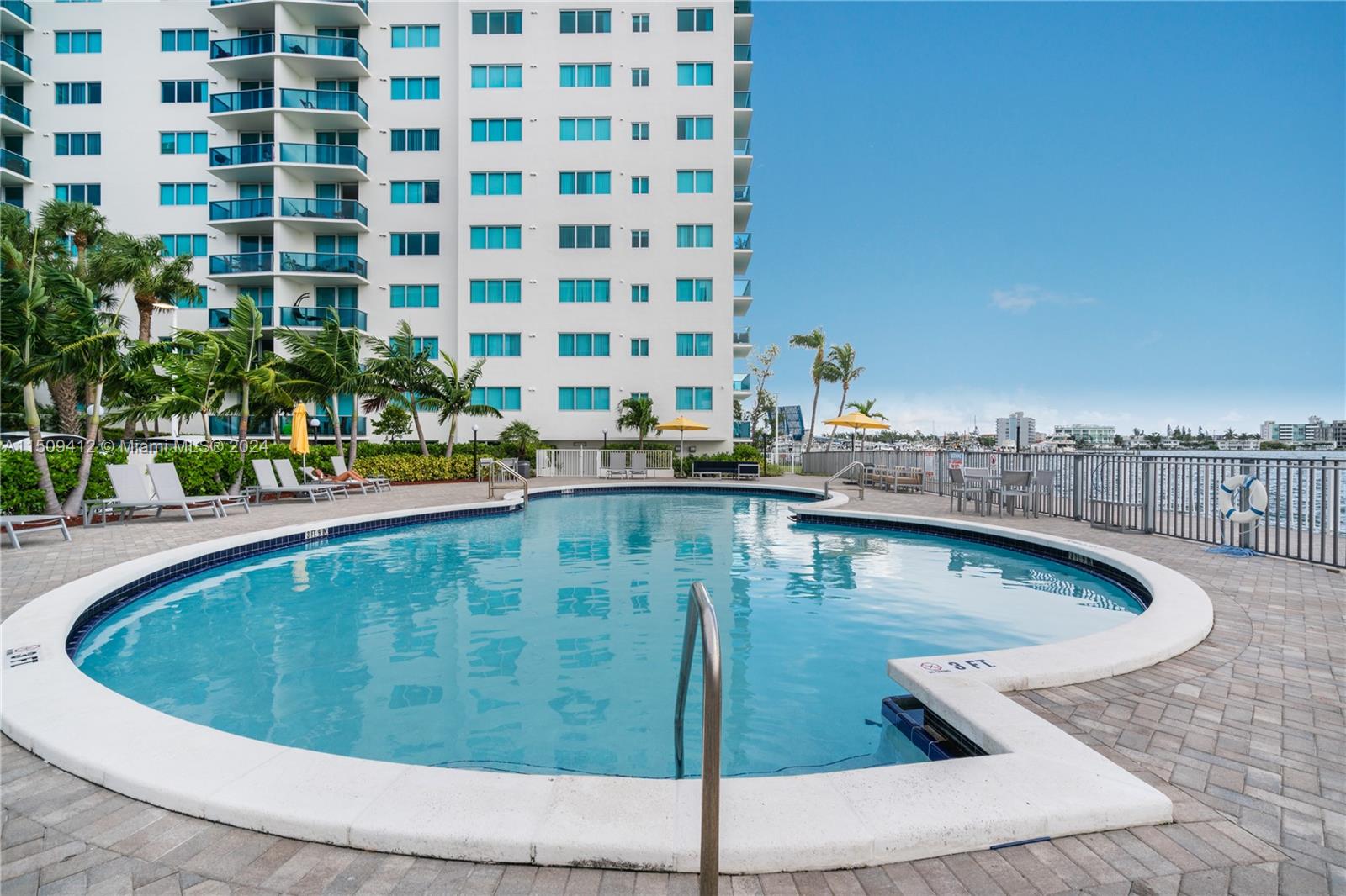 7501 E Treasure Dr 9EF, North Bay Village, Florida 33141, 3 Bedrooms Bedrooms, ,2 BathroomsBathrooms,Residentiallease,For Rent,7501 E Treasure Dr 9EF,A11509412