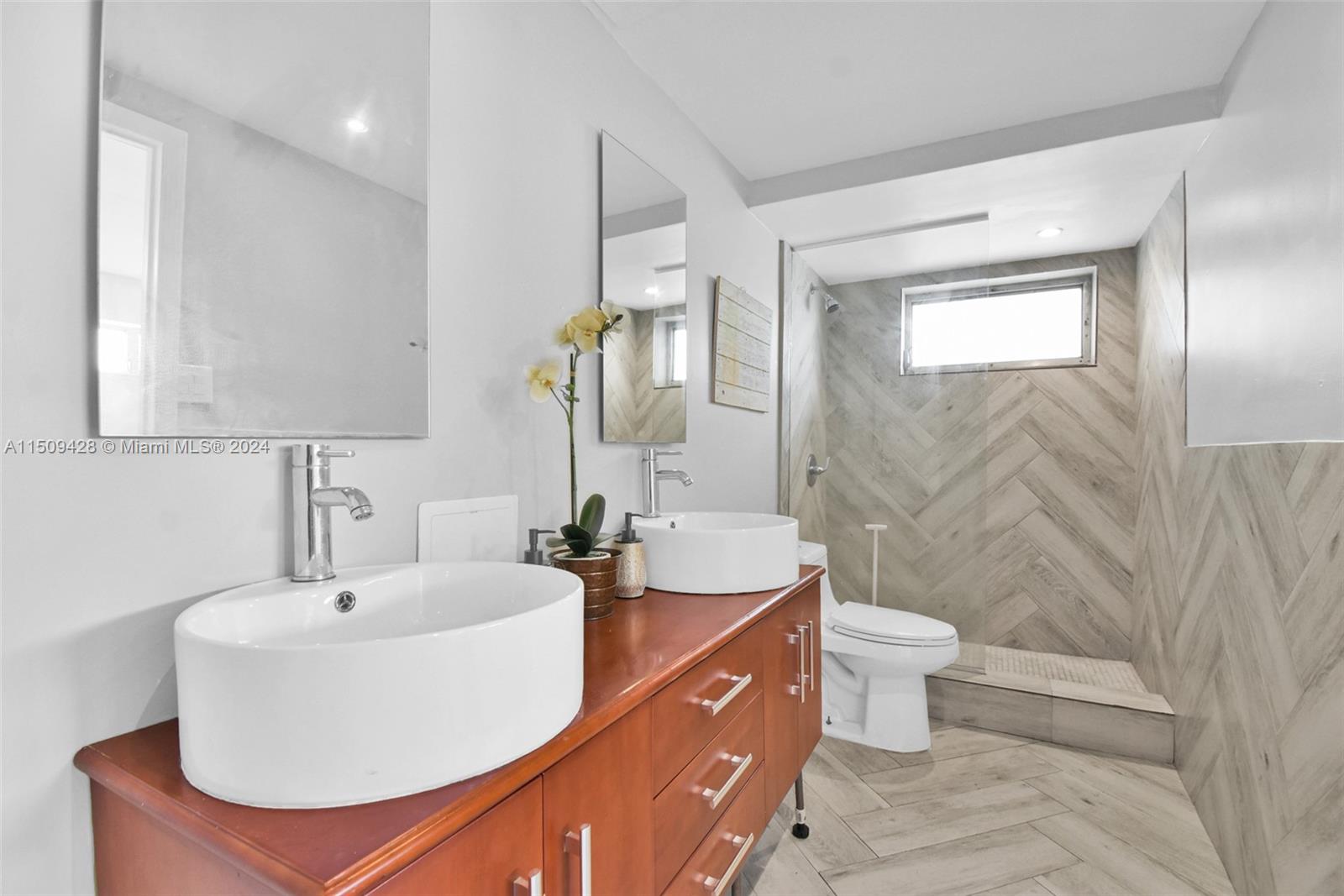 1620 West Ave 306, Miami Beach, Florida 33139, 1 Bedroom Bedrooms, ,1 BathroomBathrooms,Residential,For Sale,1620 West Ave 306,A11509428