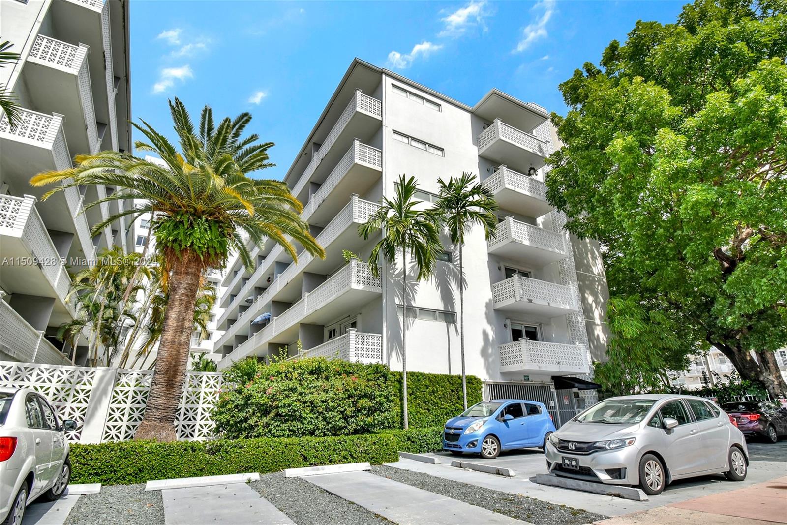 1620 West Ave 306, Miami Beach, Florida 33139, 1 Bedroom Bedrooms, ,1 BathroomBathrooms,Residential,For Sale,1620 West Ave 306,A11509428