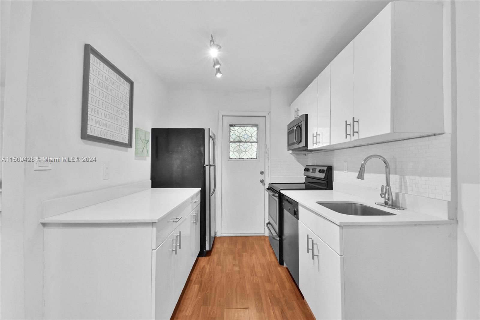 1620 West Ave 306, Miami Beach, Florida 33139, 1 Bedroom Bedrooms, ,1 BathroomBathrooms,Residential,For Sale,1620 West Ave 306,A11509428