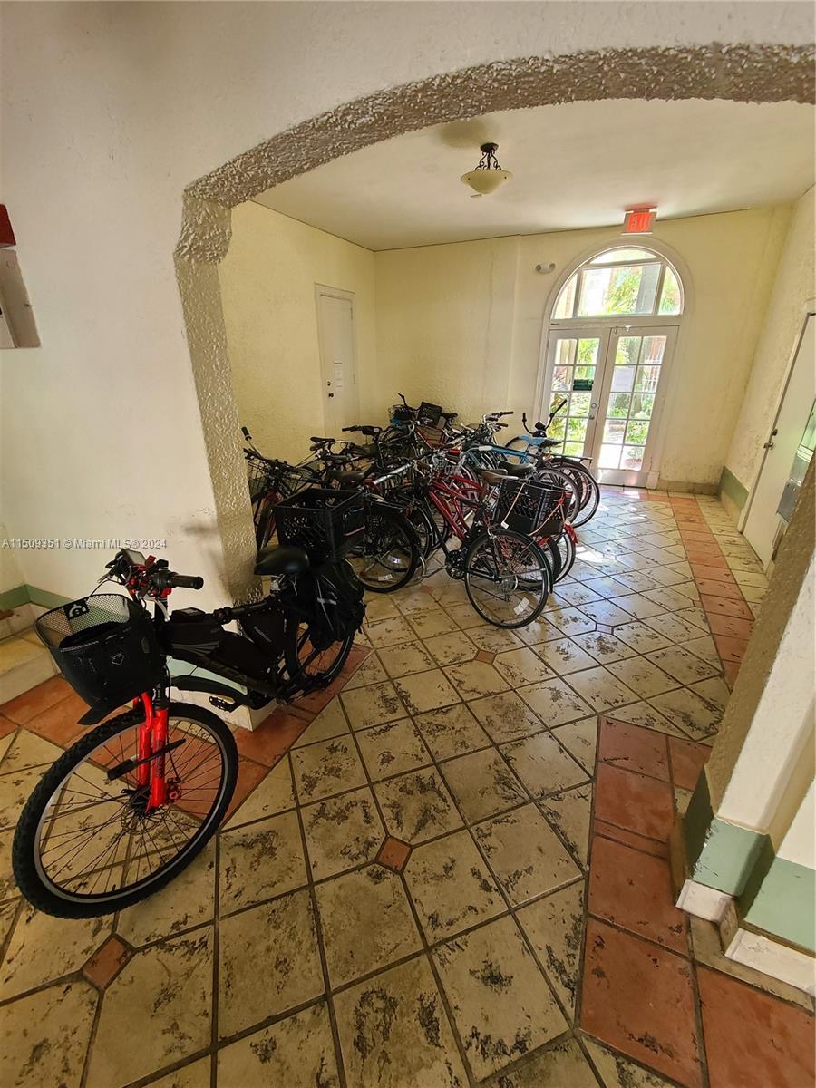 900 16th St 109, Miami Beach, Florida 33139, ,1 BathroomBathrooms,Residentiallease,For Rent,900 16th St 109,A11509351