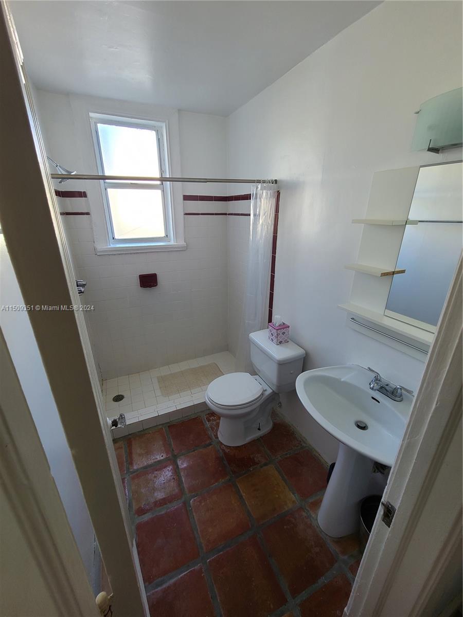 900 16th St 109, Miami Beach, Florida 33139, ,1 BathroomBathrooms,Residentiallease,For Rent,900 16th St 109,A11509351