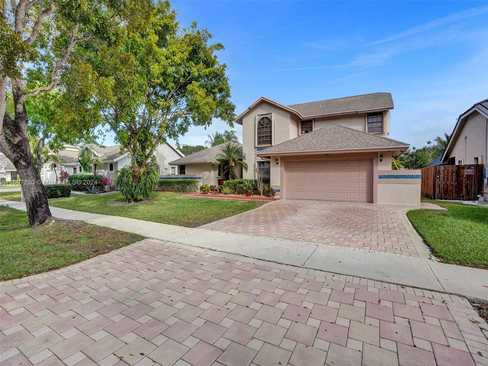 5772 SW 88th Ter  For Sale A11507220, FL