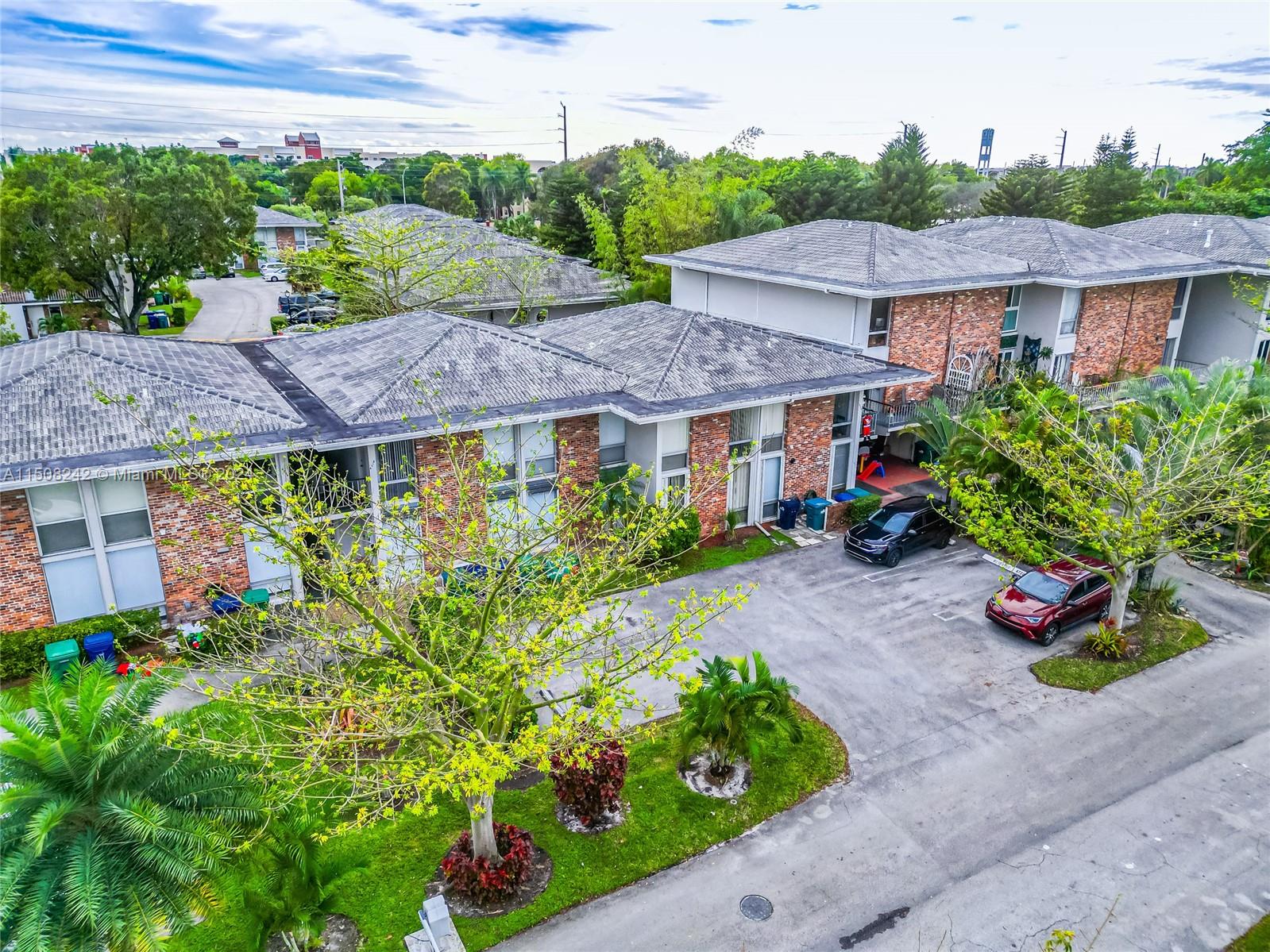 6720 Brookline Dr 6720, Hialeah, Florida 33015, 2 Bedrooms Bedrooms, ,2 BathroomsBathrooms,Residential,For Sale,6720 Brookline Dr 6720,A11508242